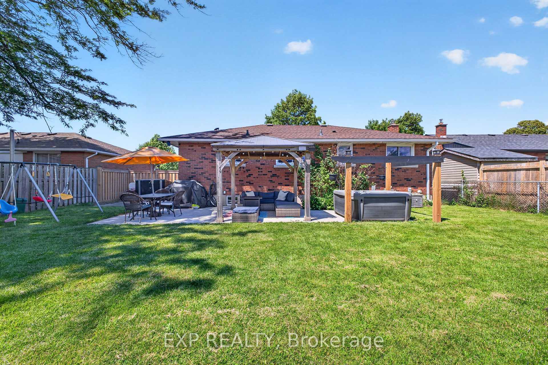Photo 40 of 8 Dunraven Avenue, St. Catharines, Carlton/Bunting — HOMEH