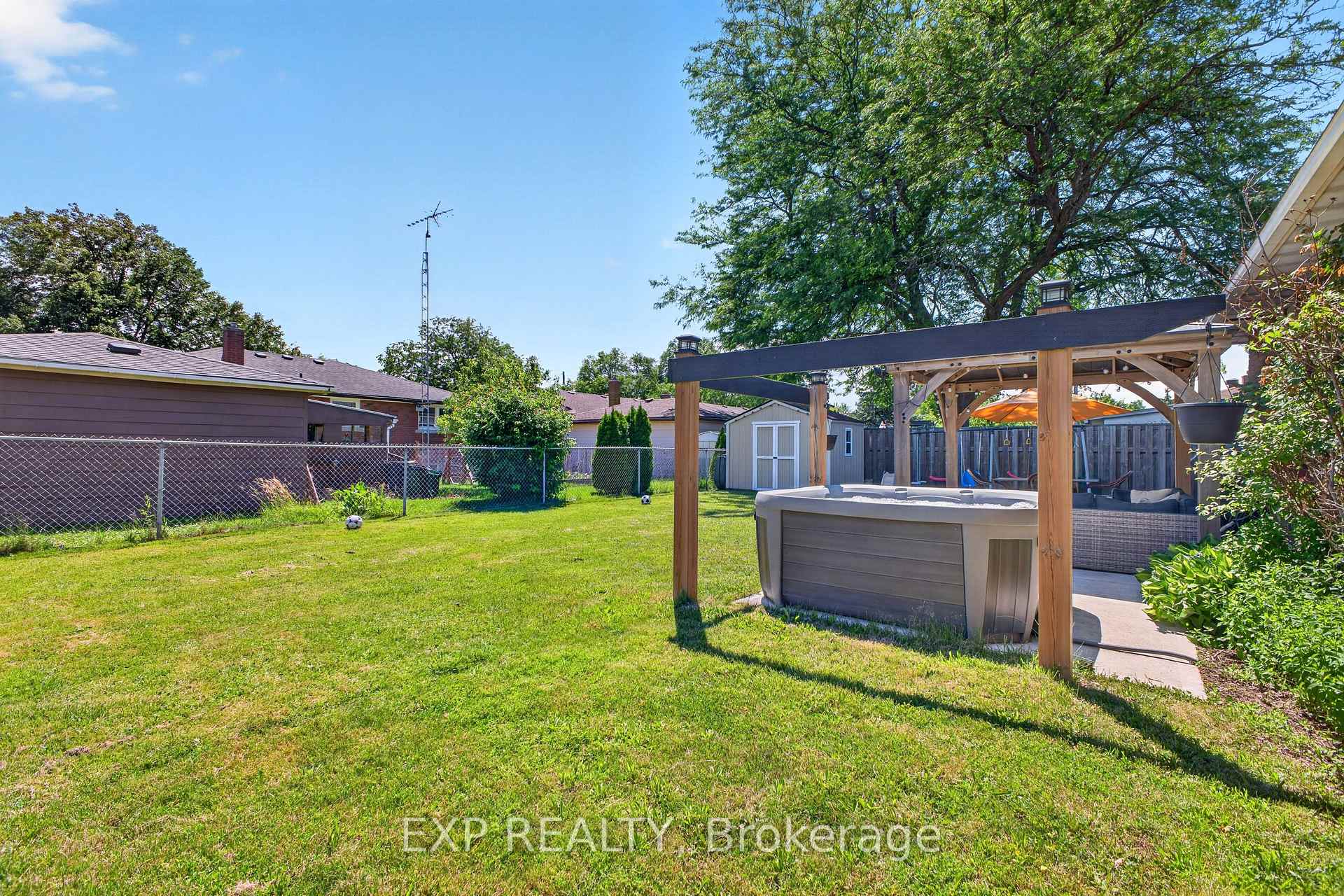 Photo 41 of 8 Dunraven Avenue, St. Catharines, Carlton/Bunting — HOMEH