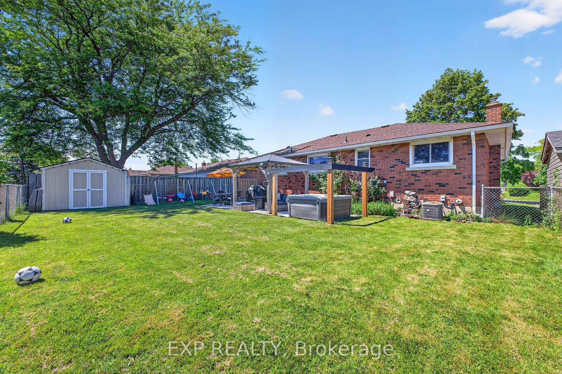 Photo 42 of 8 Dunraven Avenue, St. Catharines, Carlton/Bunting — HOMEH