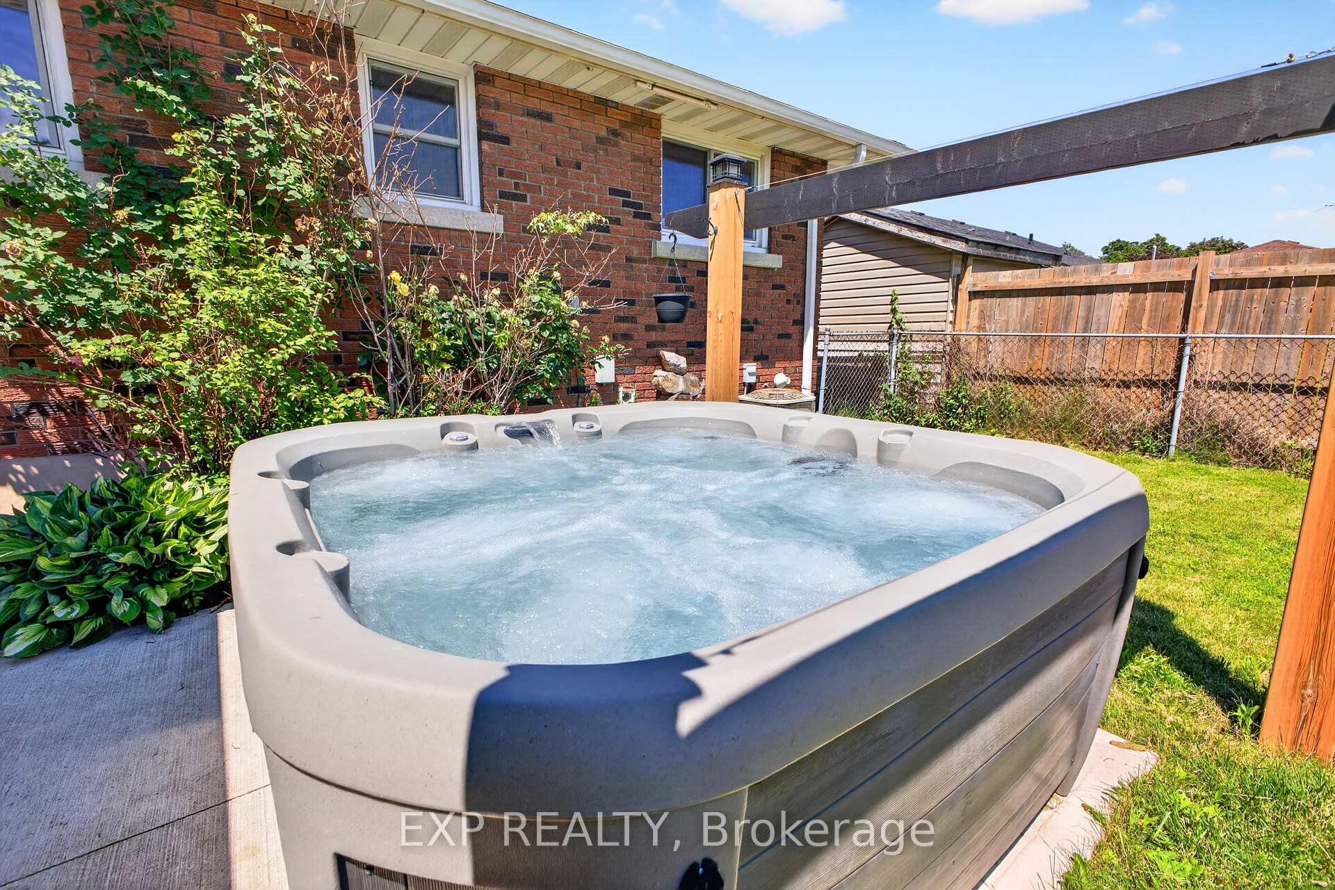 Photo 46 of 8 Dunraven Avenue, St. Catharines, Carlton/Bunting — HOMEH