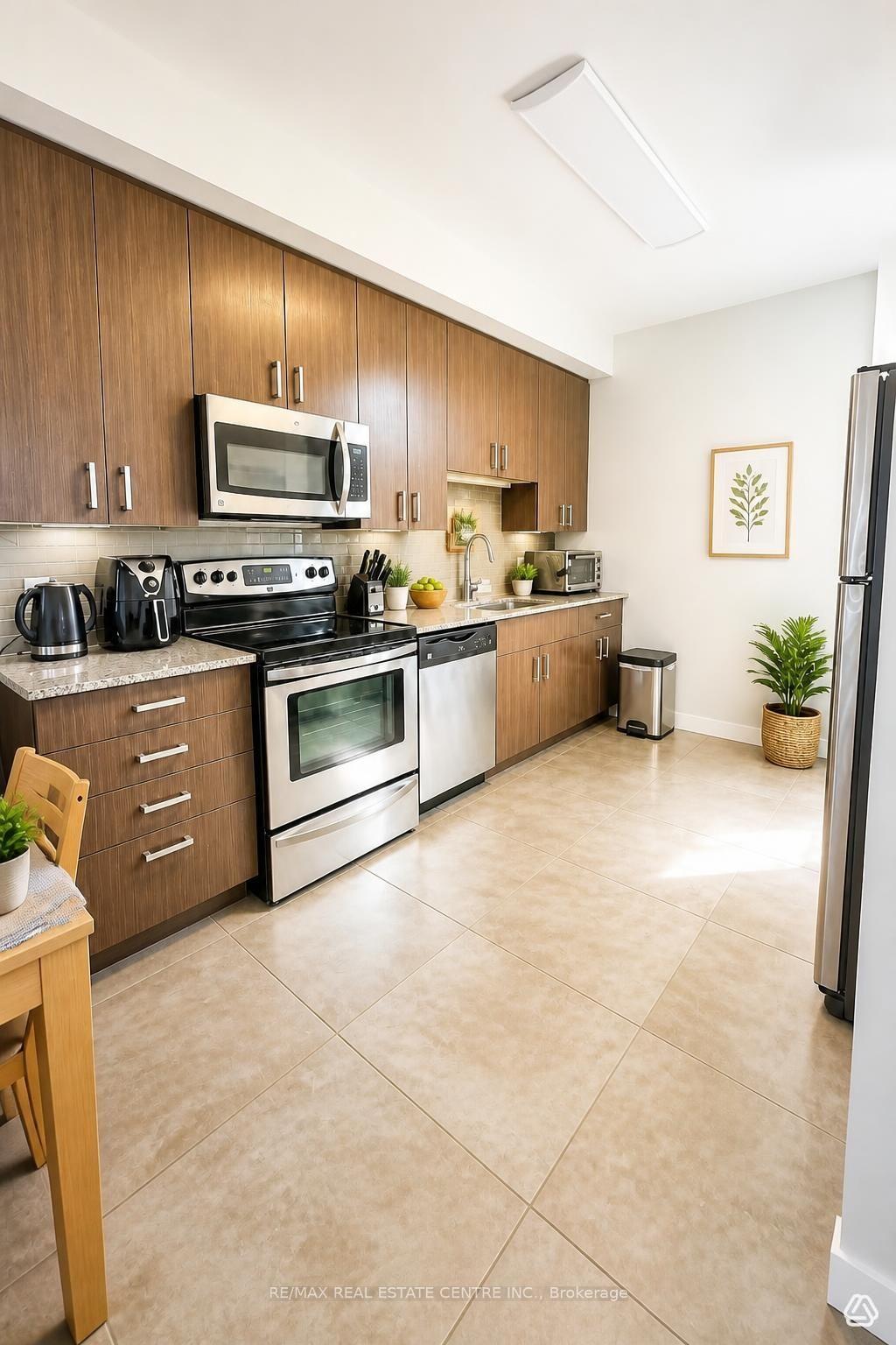 Photo of Unit B408, 62 Balsam Street