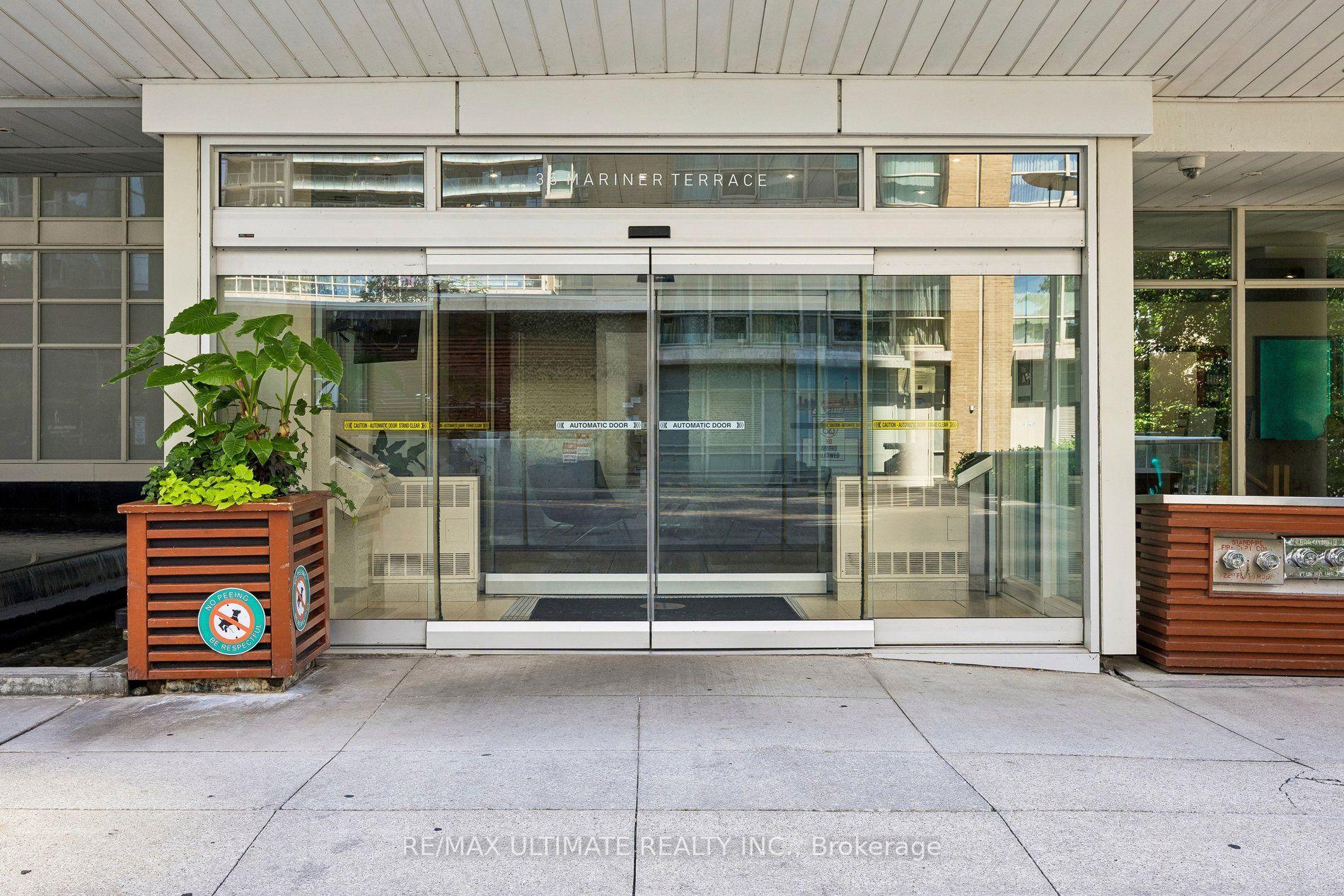 Photo 3 of Unit 1812, 35 Mariner Terrace, Toronto, Waterfront Communities — HOMEH