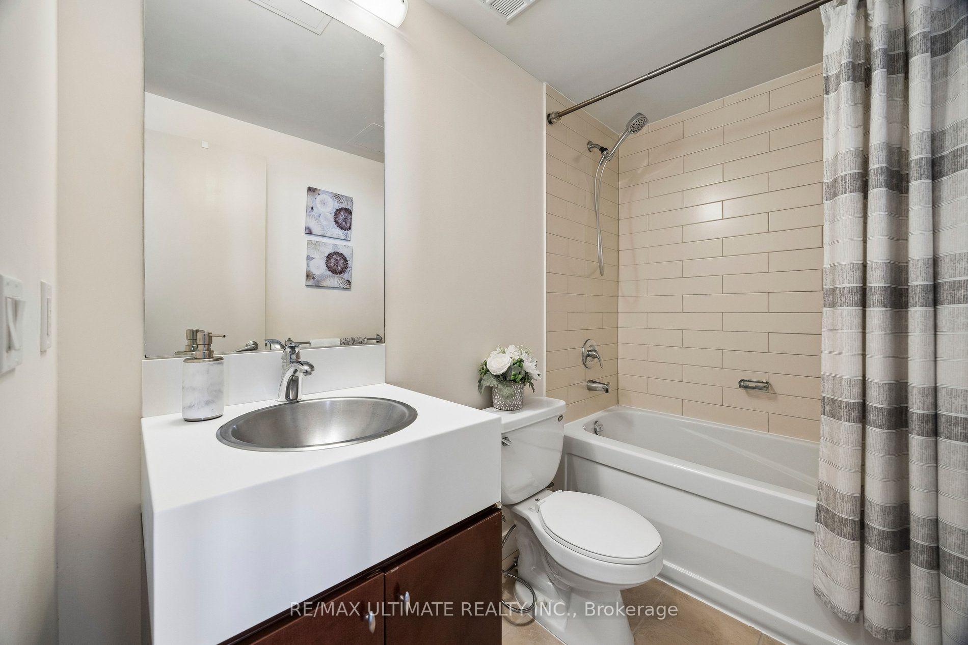 Photo 16 of Unit 1812, 35 Mariner Terrace, Toronto, Waterfront Communities — HOMEH