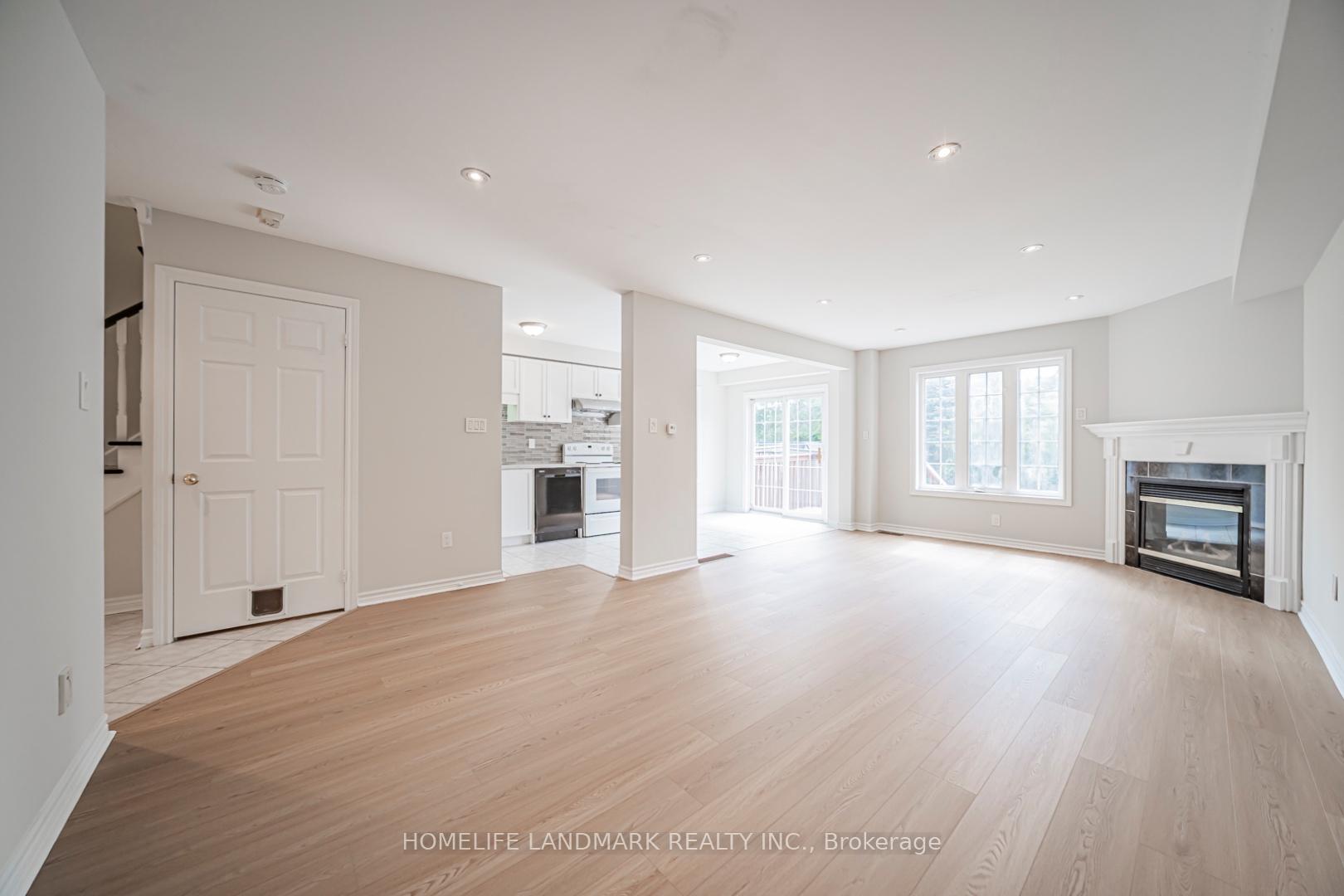 Photo 8 of 59 Bloomgate Crescent, Richmond Hill, Oak Ridges — HOMEH