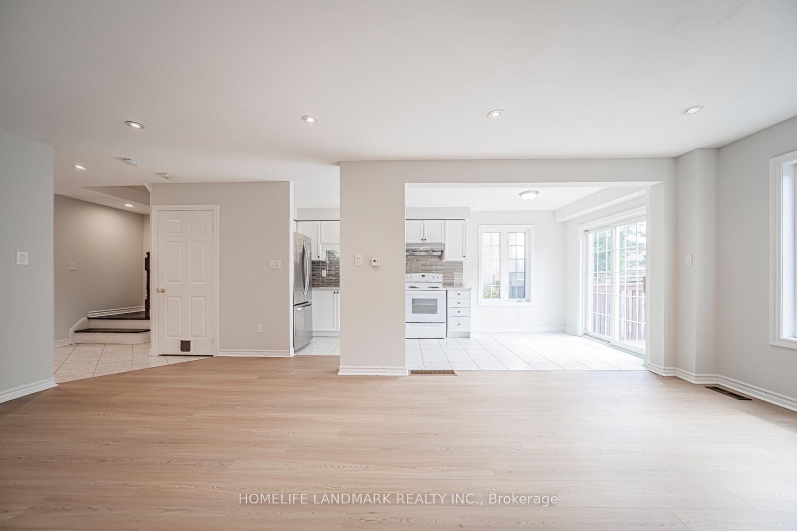 Photo 9 of 59 Bloomgate Crescent, Richmond Hill, Oak Ridges — HOMEH