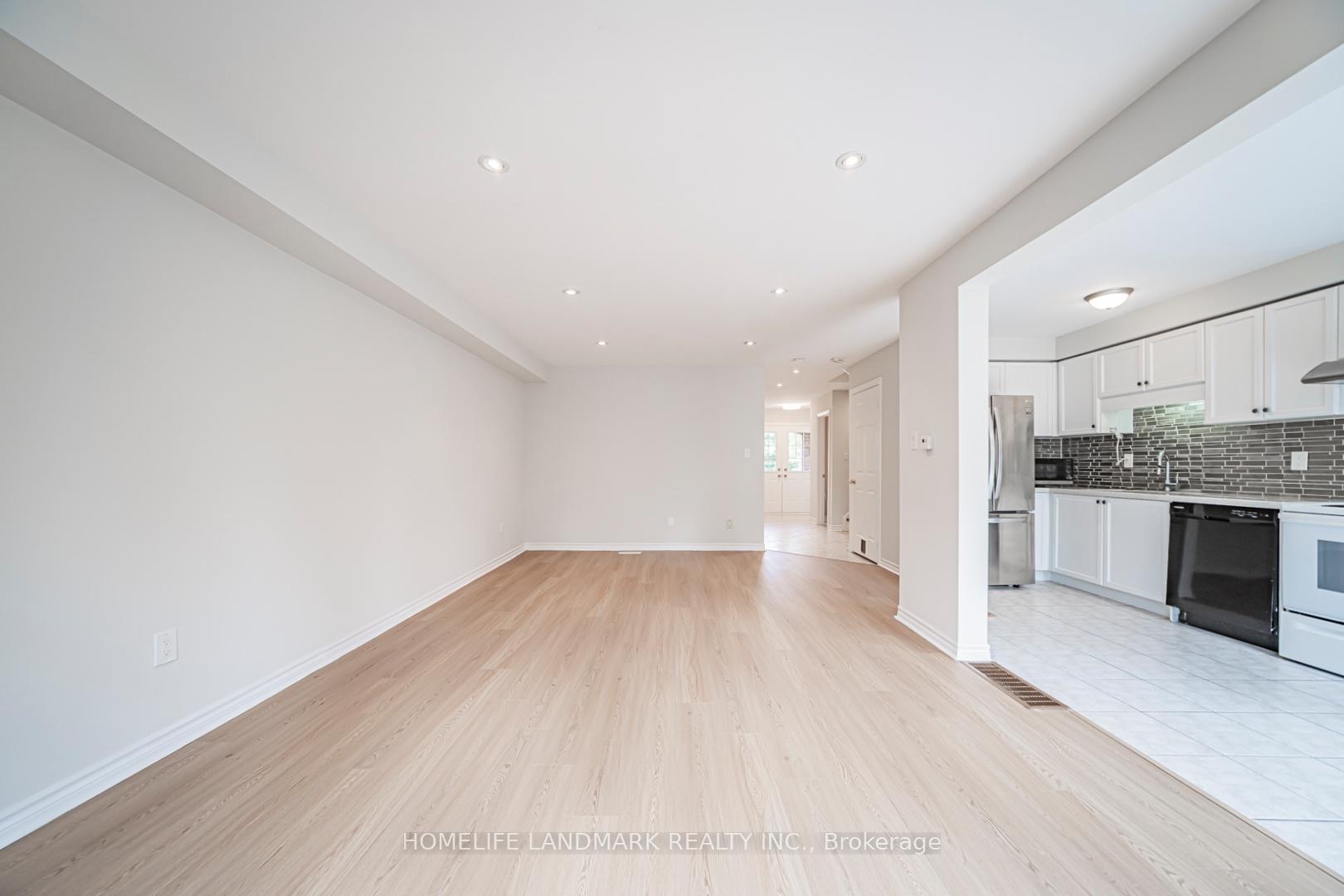 Photo 10 of 59 Bloomgate Crescent, Richmond Hill, Oak Ridges — HOMEH
