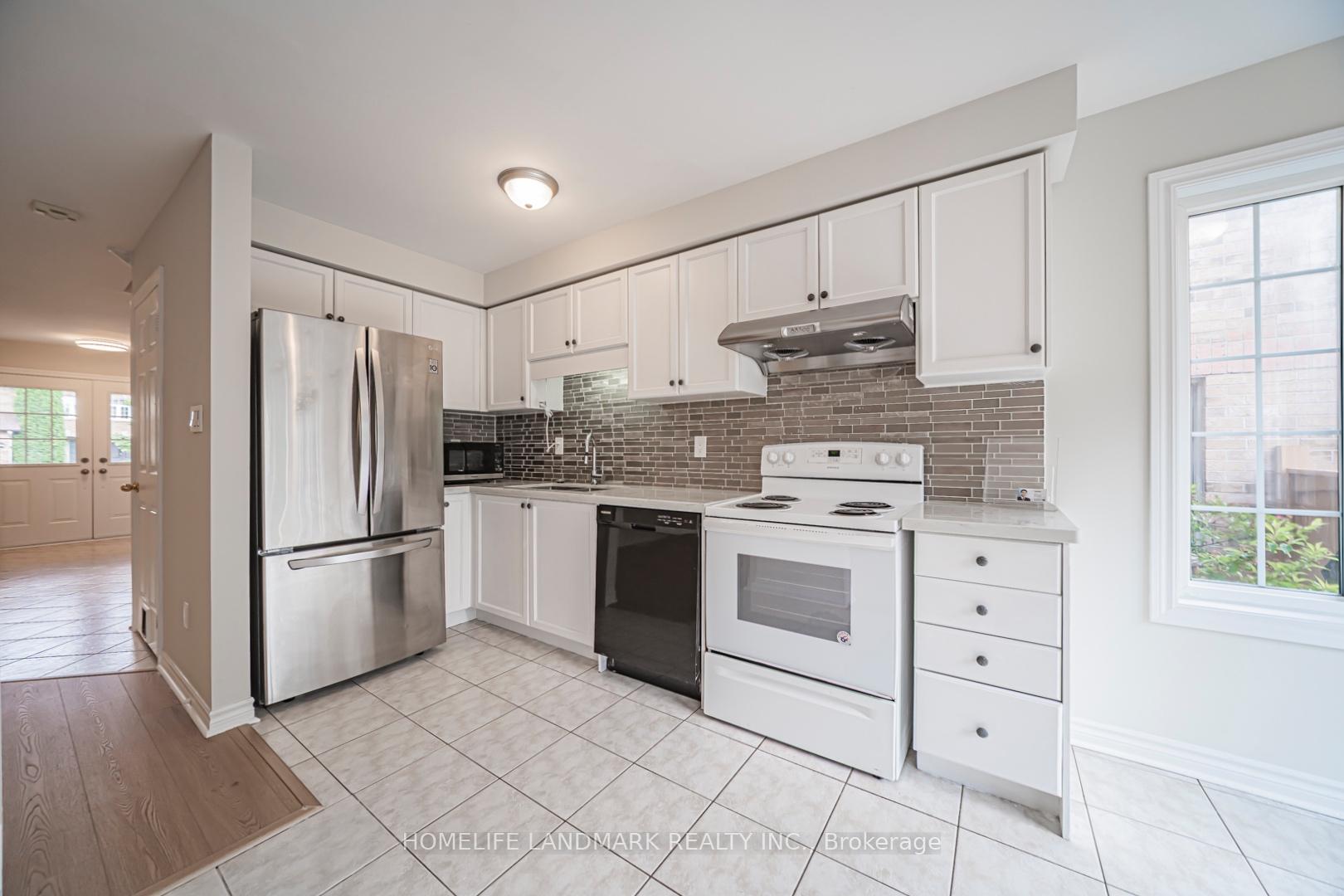 Photo 14 of 59 Bloomgate Crescent, Richmond Hill, Oak Ridges — HOMEH
