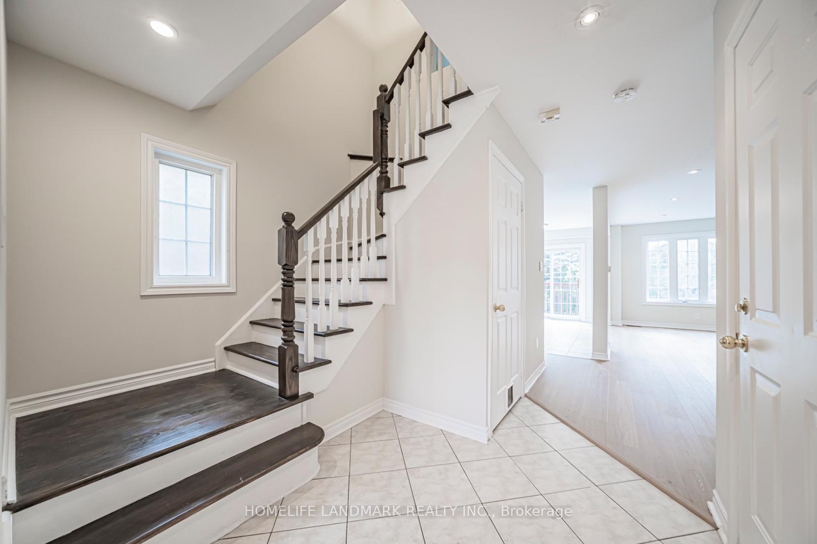 Photo 17 of 59 Bloomgate Crescent, Richmond Hill, Oak Ridges — HOMEH