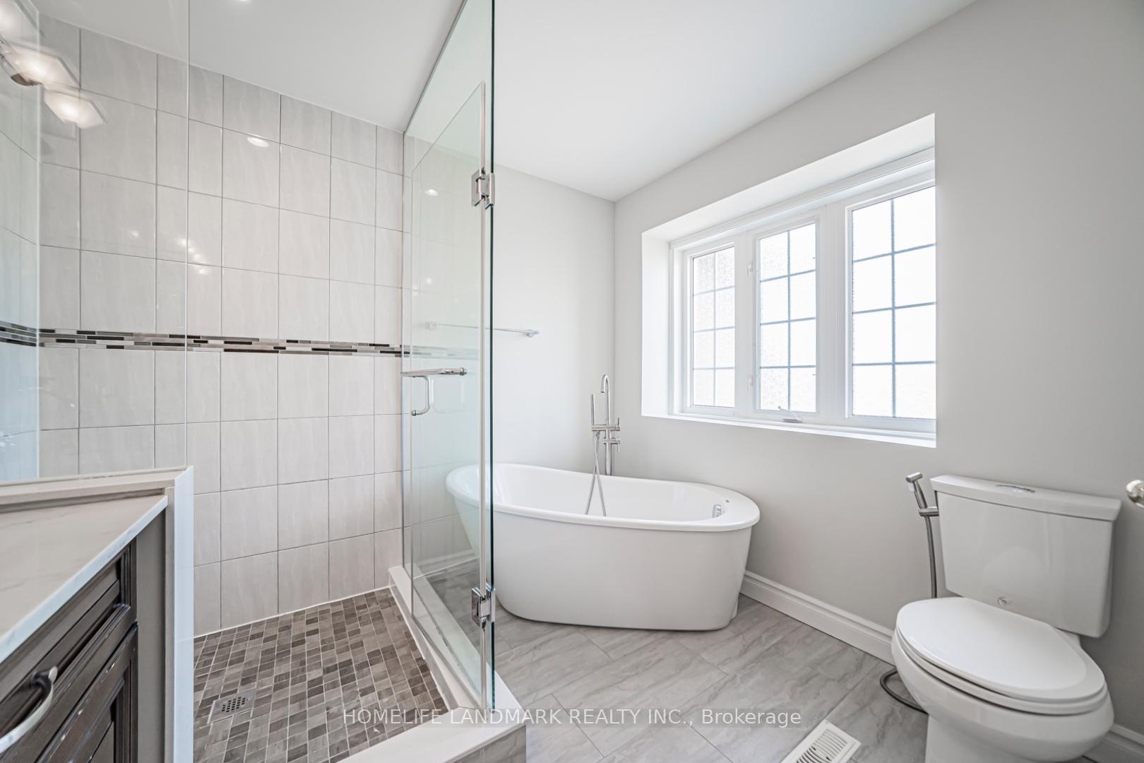 Photo 25 of 59 Bloomgate Crescent, Richmond Hill, Oak Ridges — HOMEH