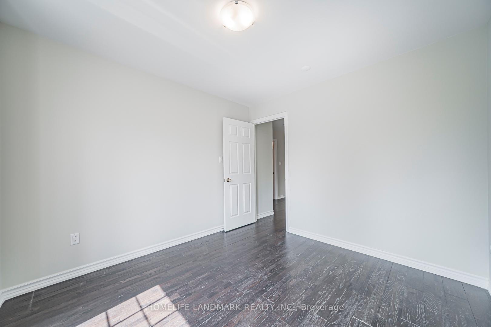 Photo 33 of 59 Bloomgate Crescent, Richmond Hill, Oak Ridges — HOMEH