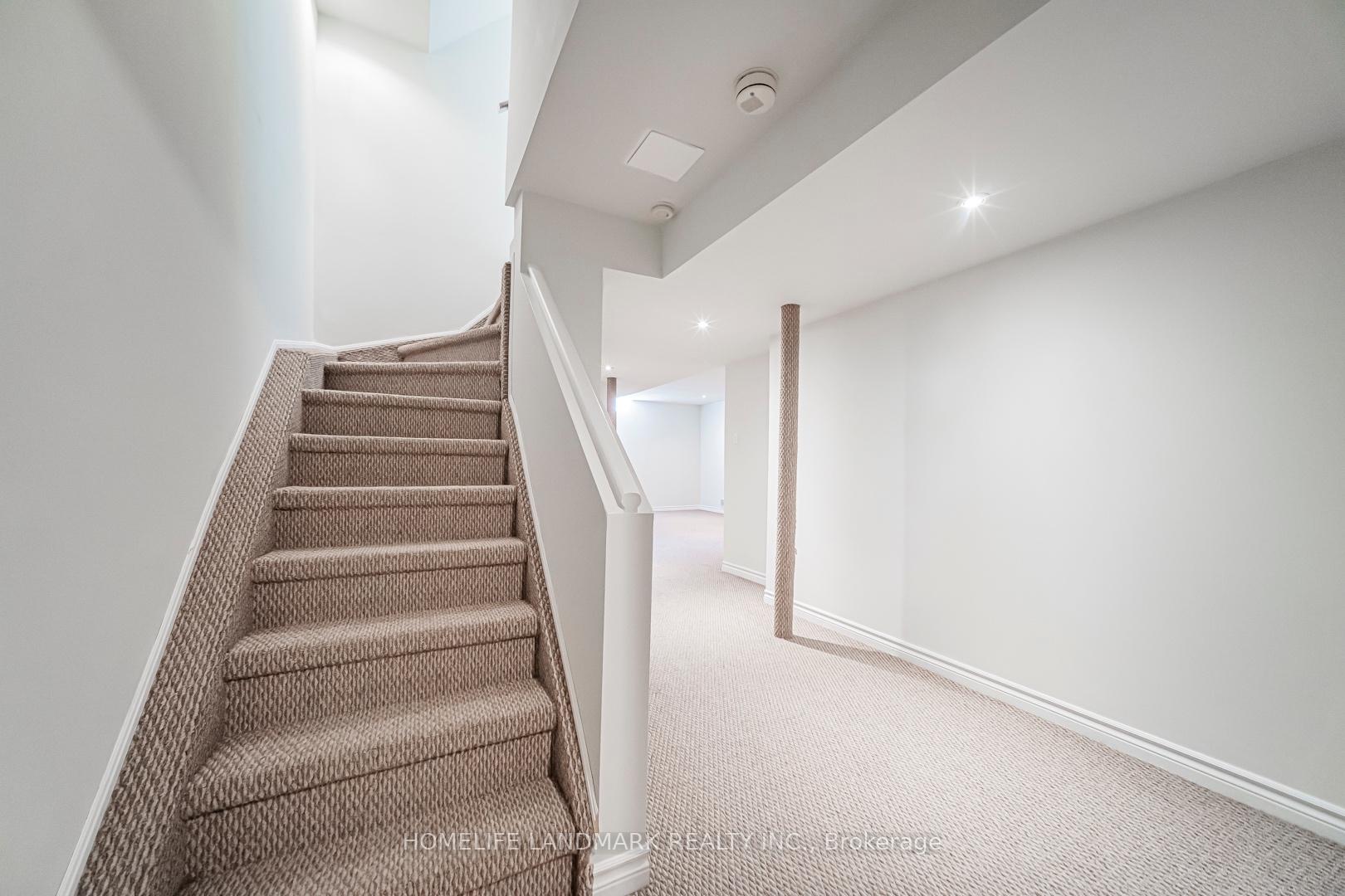 Photo 37 of 59 Bloomgate Crescent, Richmond Hill, Oak Ridges — HOMEH
