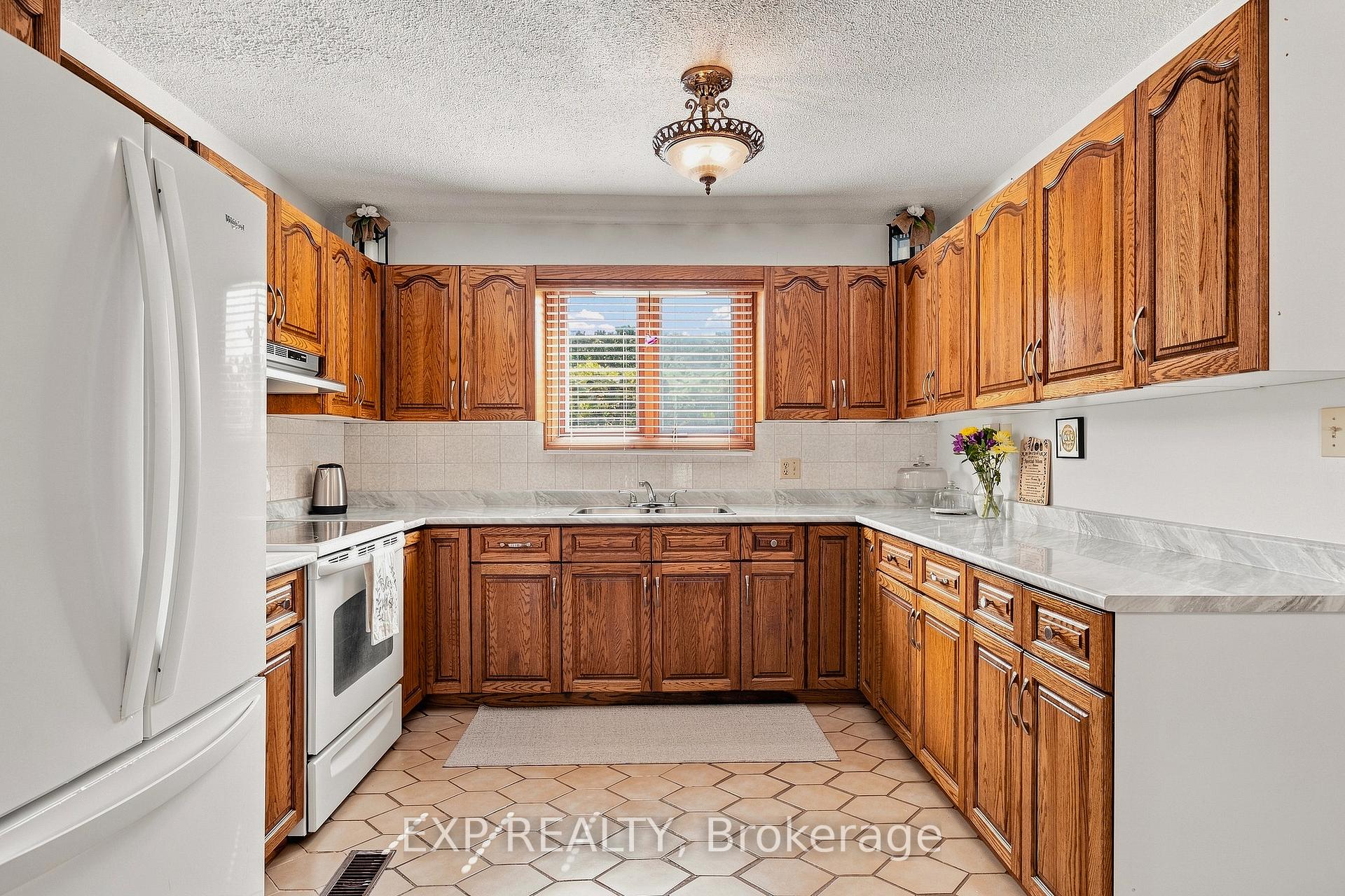 Photo 17 of 590 Albert Avenue N, North Perth, Listowel — HOMEH