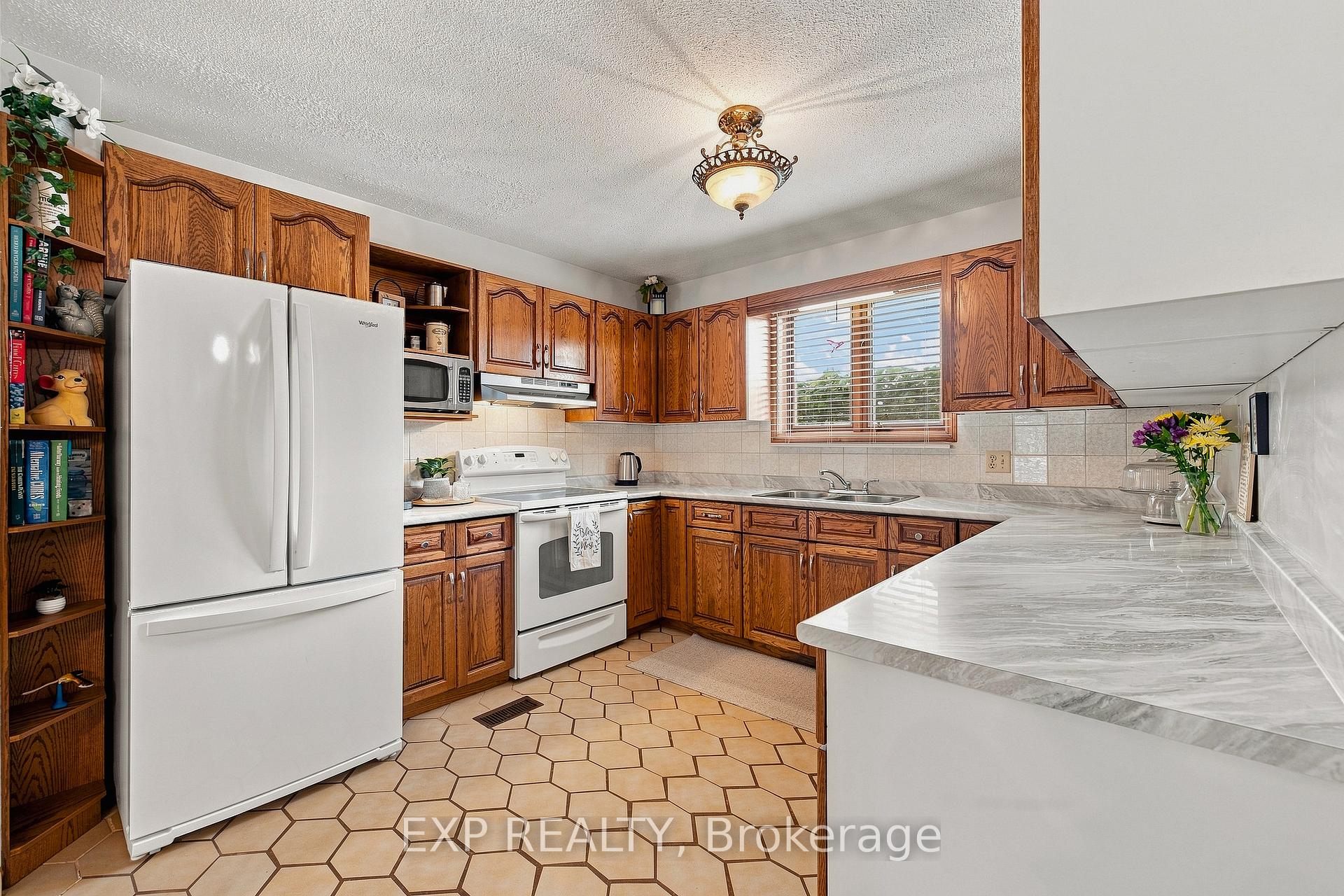 Photo 18 of 590 Albert Avenue N, North Perth, Listowel — HOMEH
