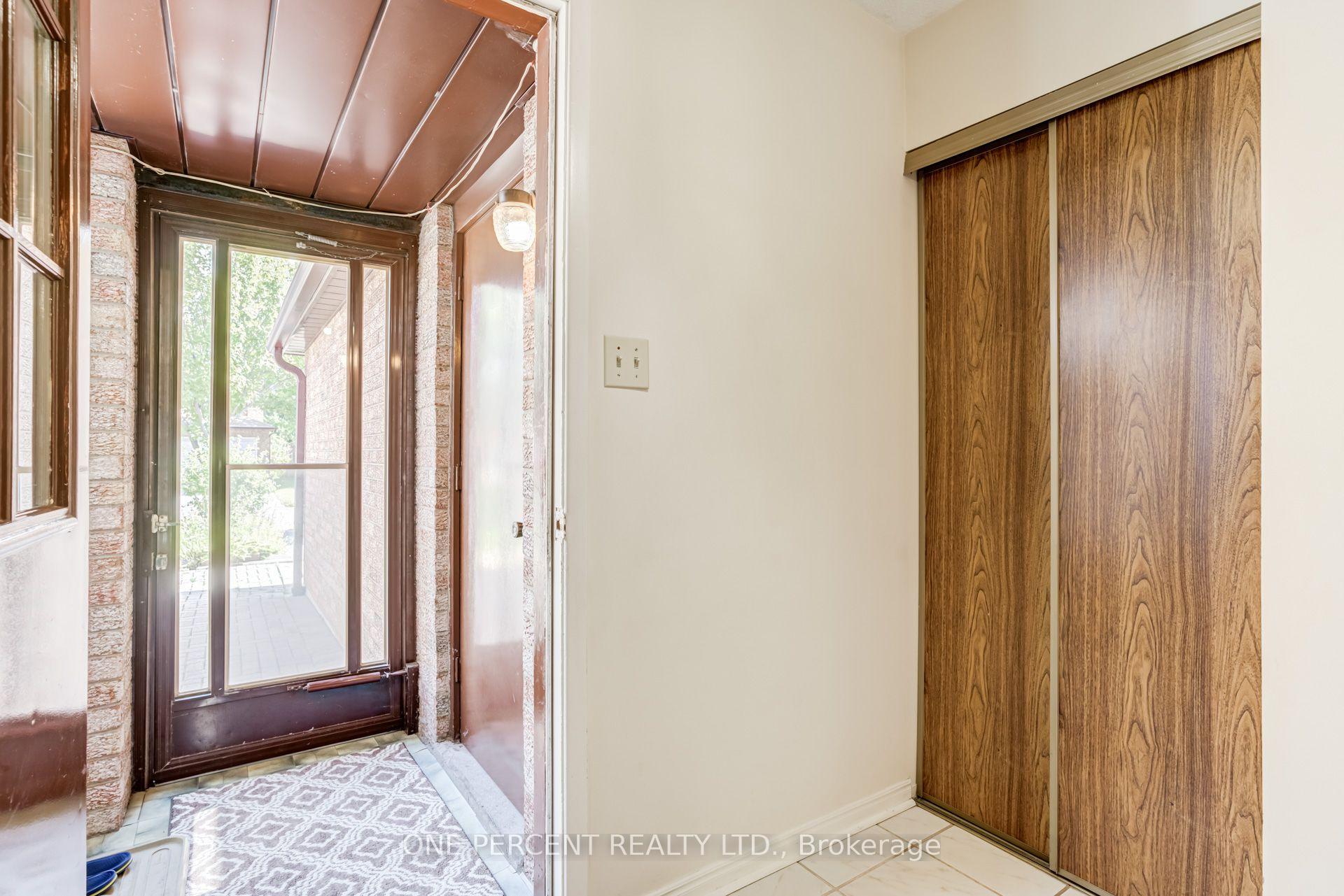 Photo 5 of 47 Hendon Road, Markham, Milliken Mills East — HOMEH