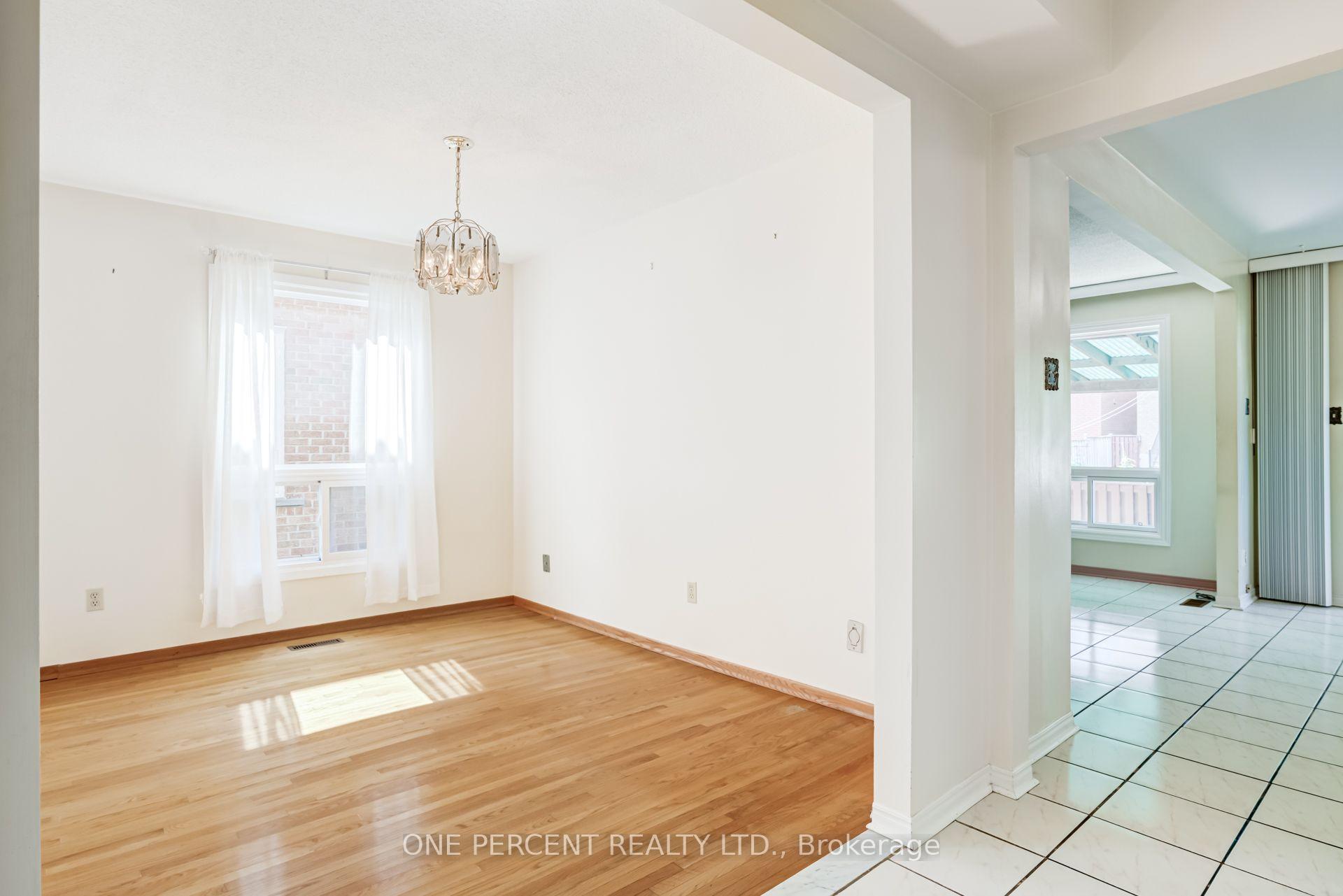 Photo 8 of 47 Hendon Road, Markham, Milliken Mills East — HOMEH