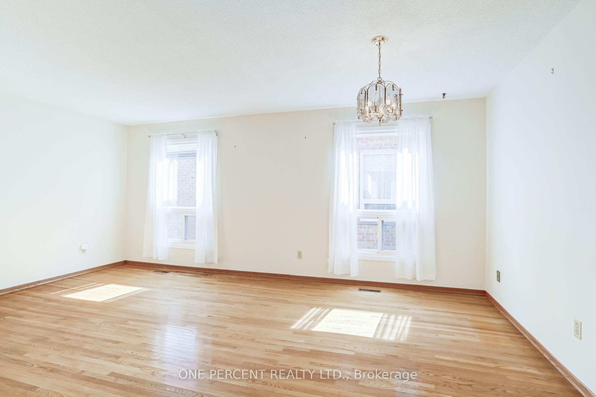 Photo 9 of 47 Hendon Road, Markham, Milliken Mills East — HOMEH