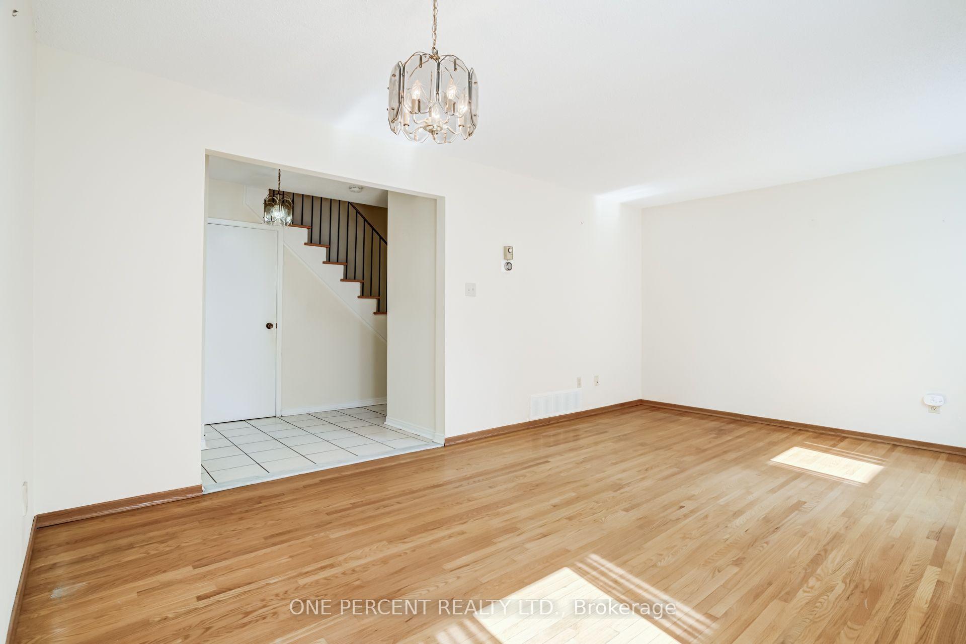 Photo 10 of 47 Hendon Road, Markham, Milliken Mills East — HOMEH