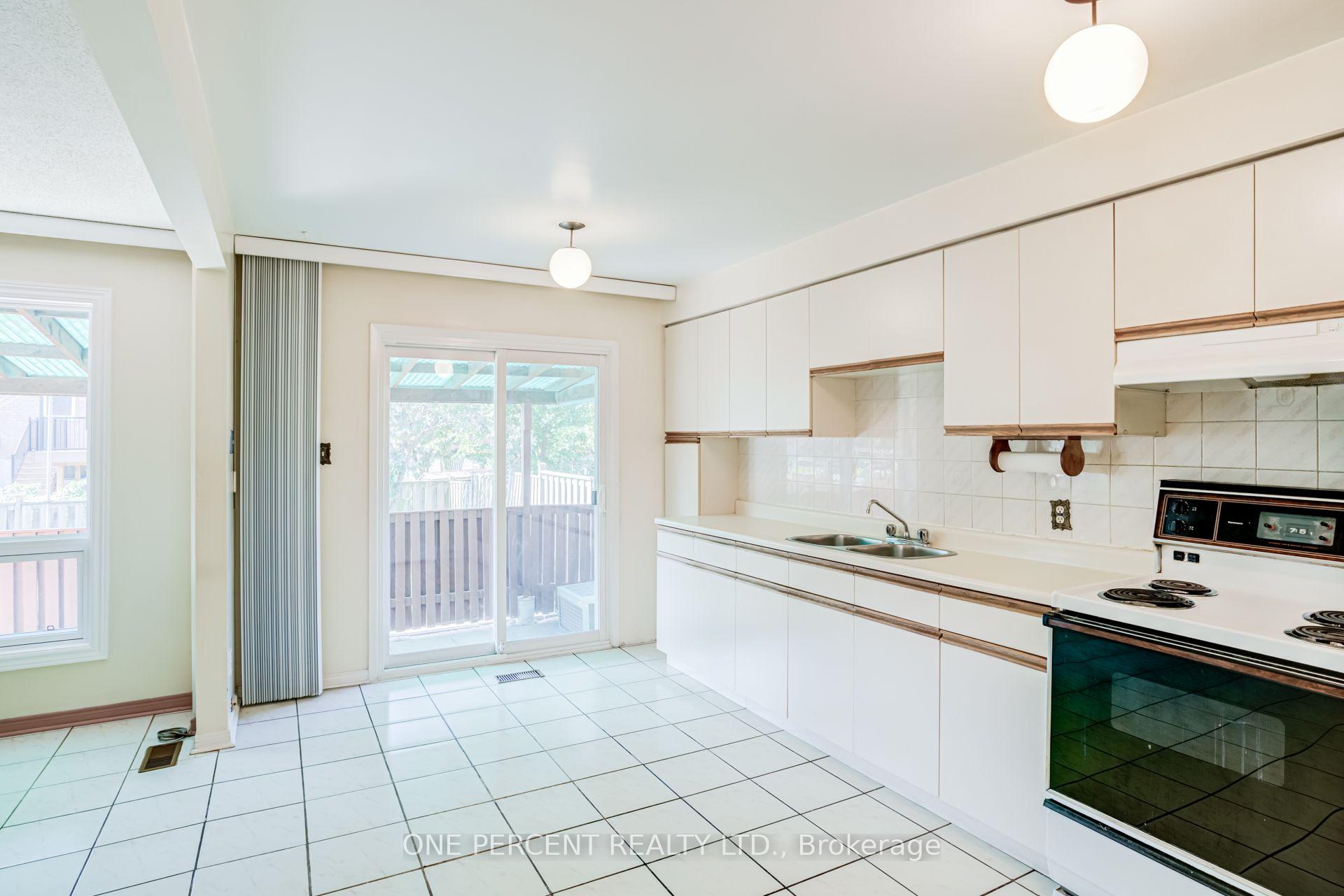 Photo 12 of 47 Hendon Road, Markham, Milliken Mills East — HOMEH