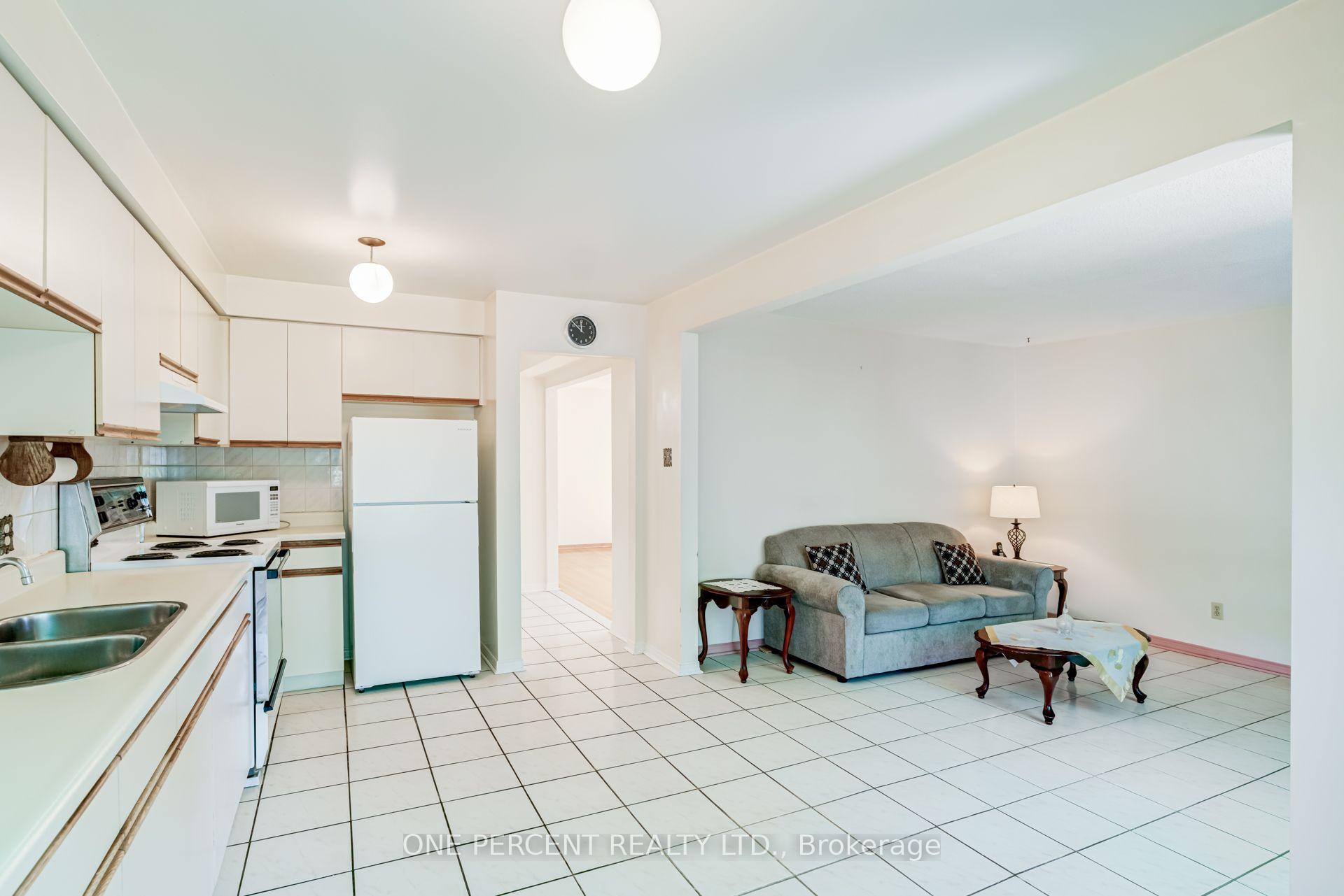 Photo 13 of 47 Hendon Road, Markham, Milliken Mills East — HOMEH