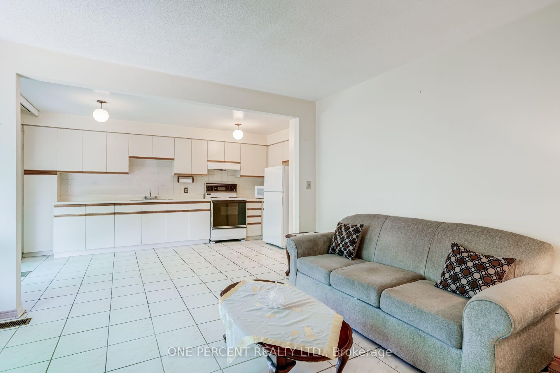 Photo 19 of 47 Hendon Road, Markham, Milliken Mills East — HOMEH