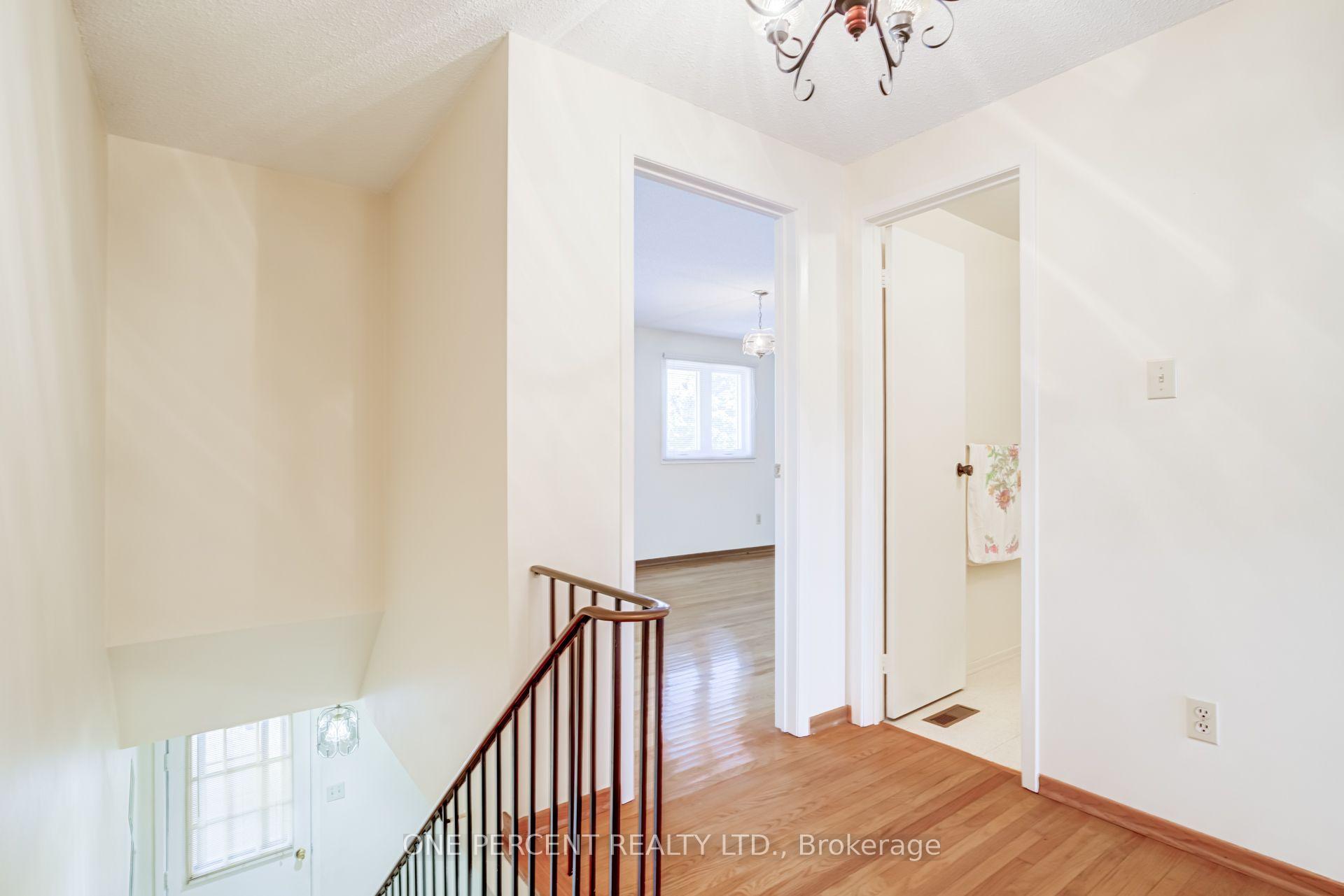 Photo 24 of 47 Hendon Road, Markham, Milliken Mills East — HOMEH