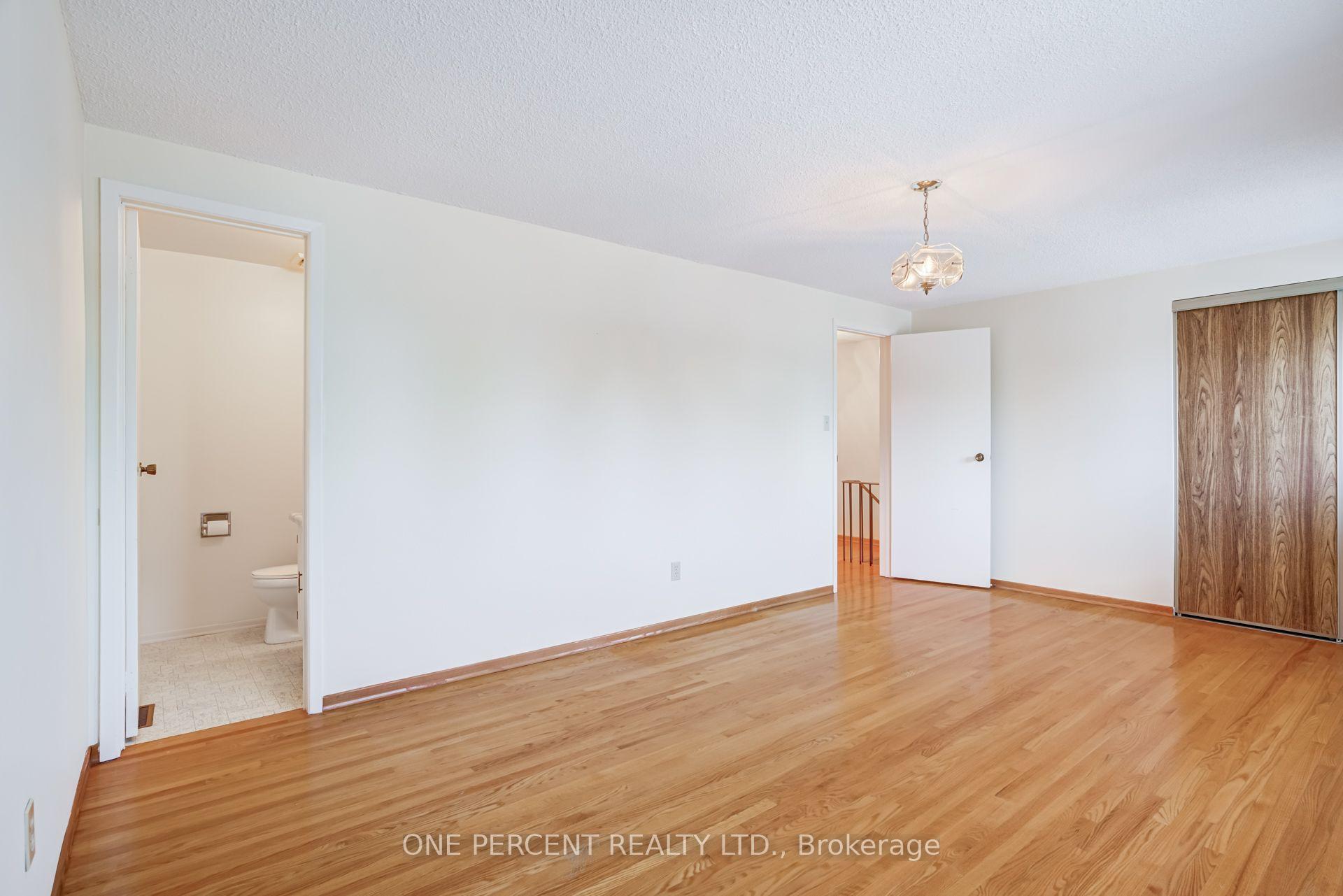 Photo 28 of 47 Hendon Road, Markham, Milliken Mills East — HOMEH