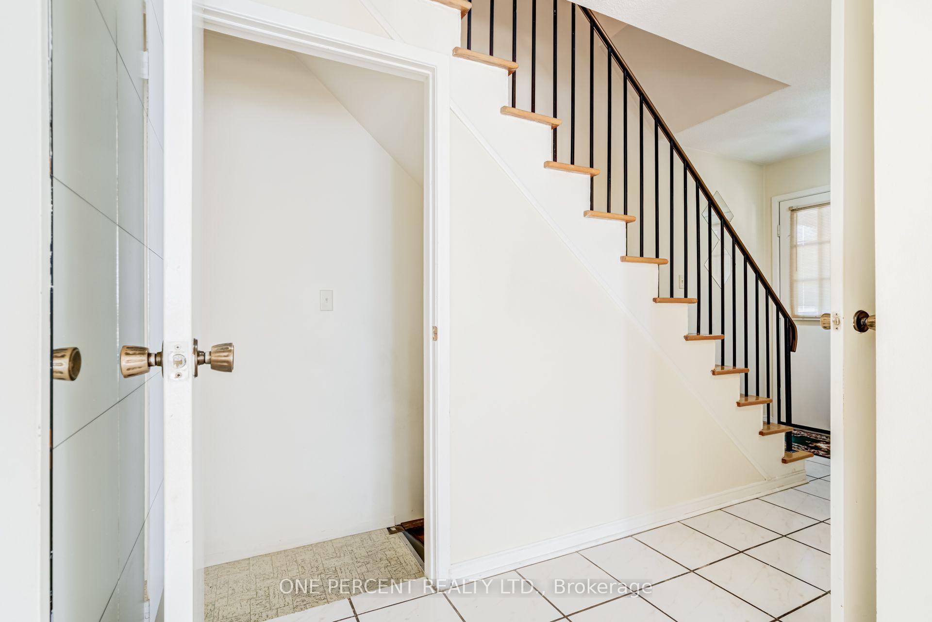 Photo 36 of 47 Hendon Road, Markham, Milliken Mills East — HOMEH