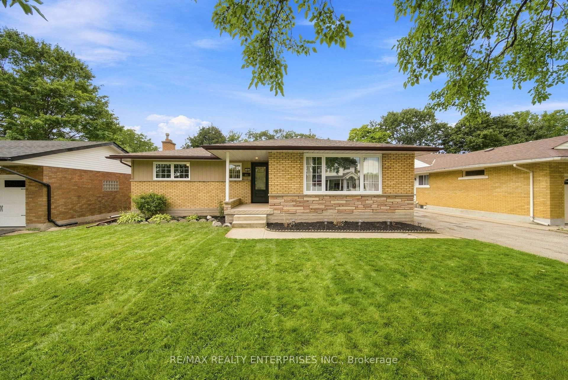 Photo 3 of 56 Alexander Avenue, Cambridge, Christopher-Champlain — HOMEH