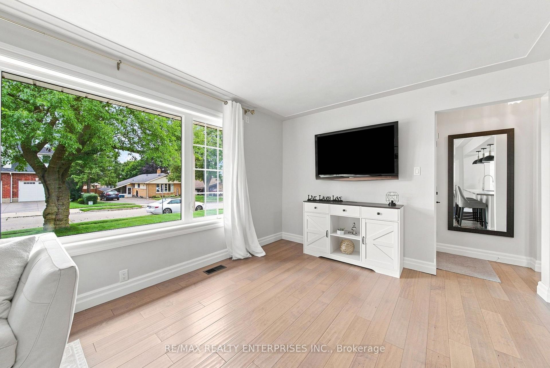 Photo 15 of 56 Alexander Avenue, Cambridge, Christopher-Champlain — HOMEH