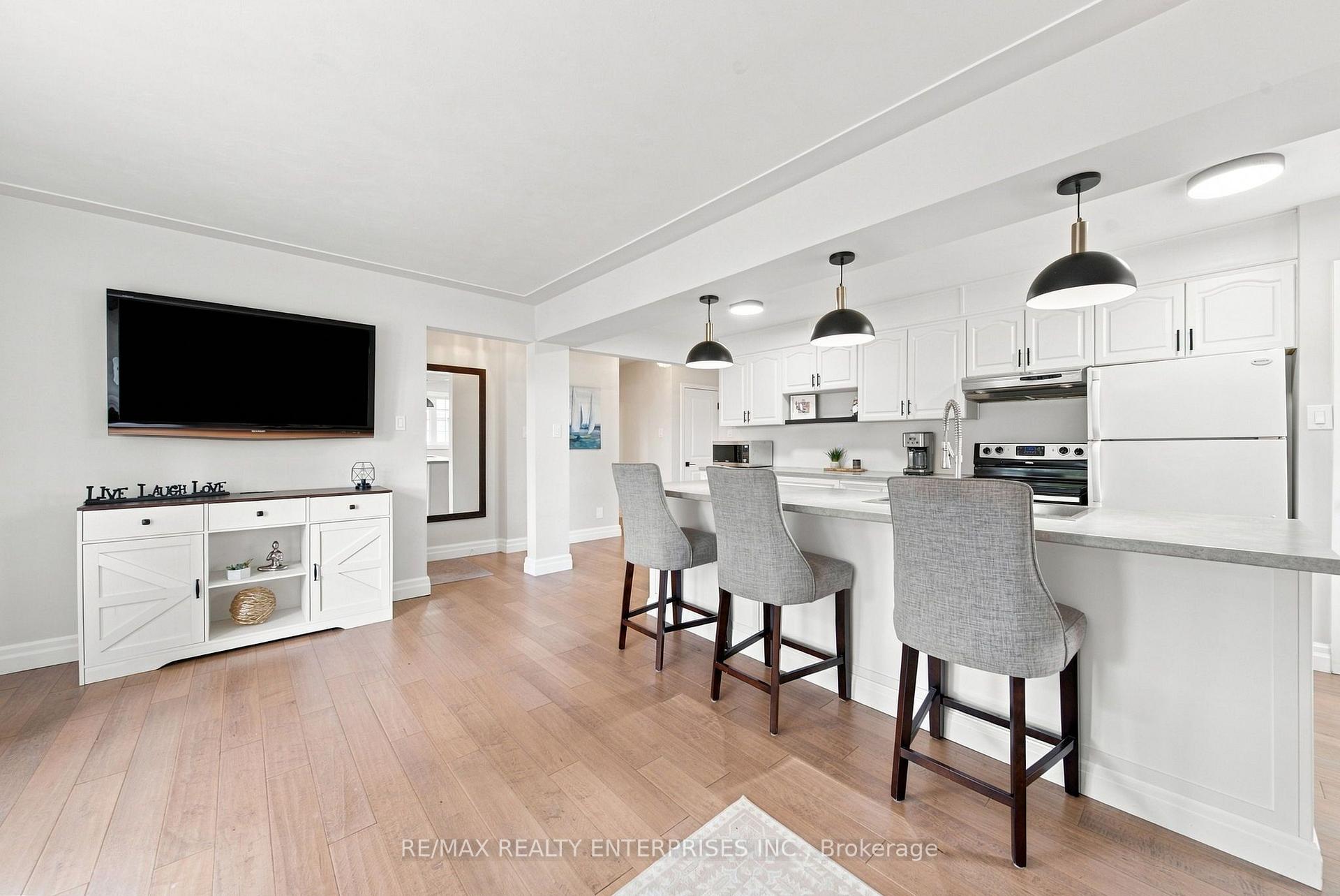 Photo 21 of 56 Alexander Avenue, Cambridge, Christopher-Champlain — HOMEH