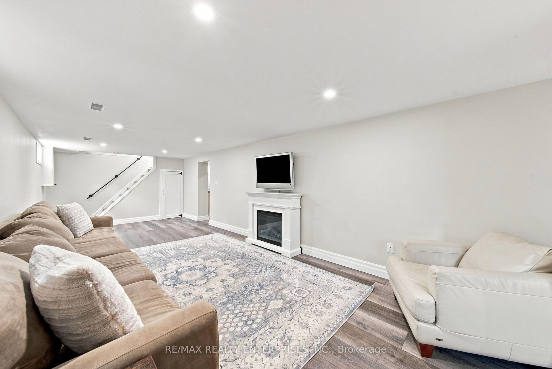Photo 34 of 56 Alexander Avenue, Cambridge, Christopher-Champlain — HOMEH