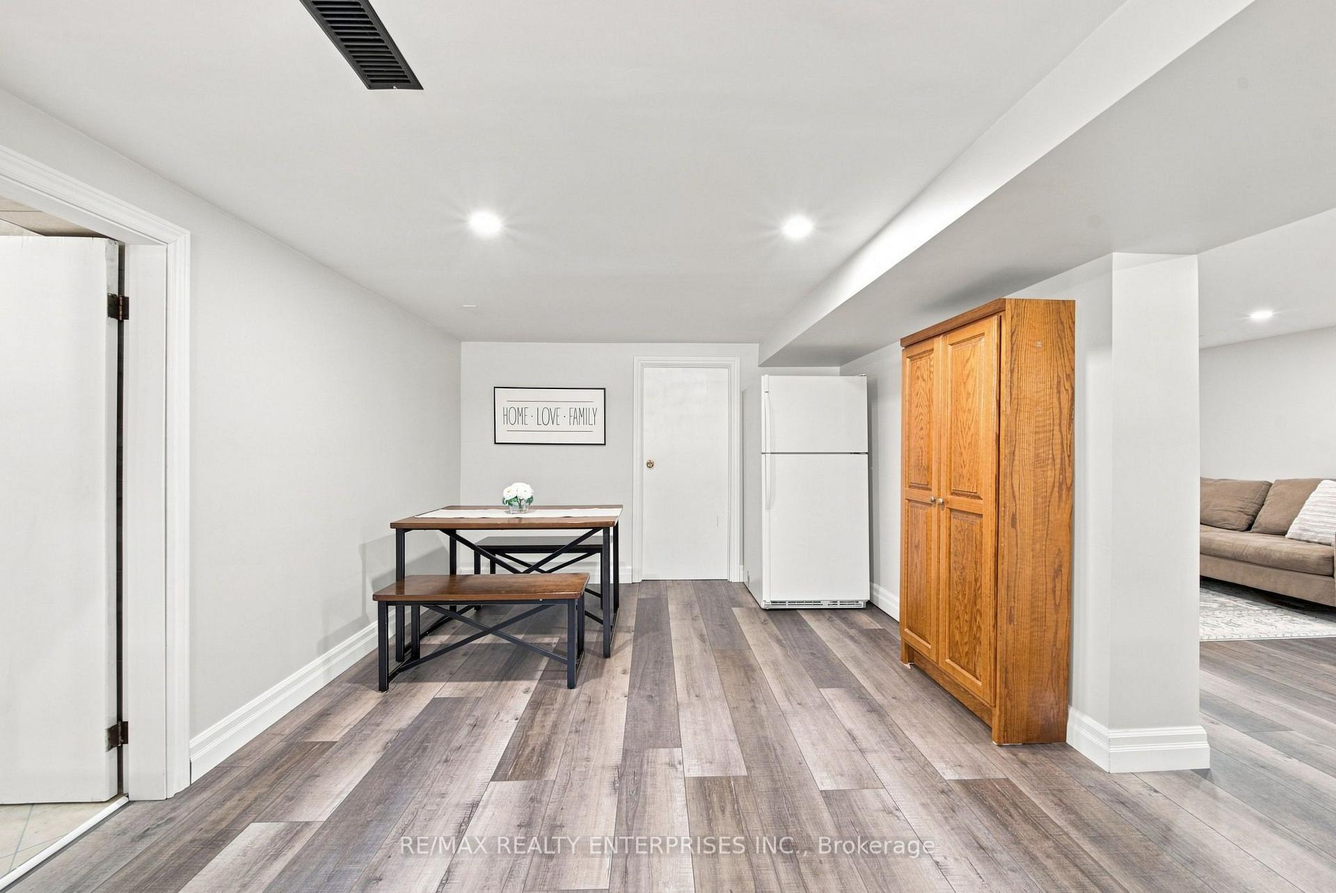 Photo 41 of 56 Alexander Avenue, Cambridge, Christopher-Champlain — HOMEH