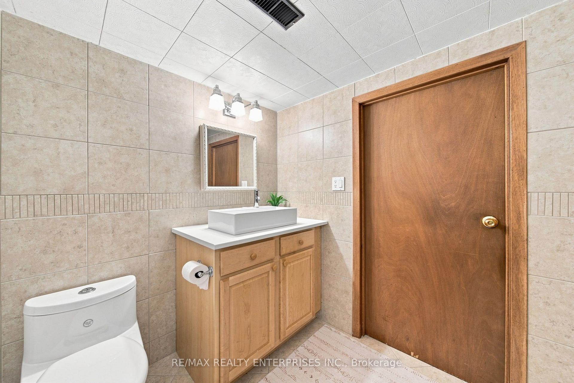 Photo 42 of 56 Alexander Avenue, Cambridge, Christopher-Champlain — HOMEH