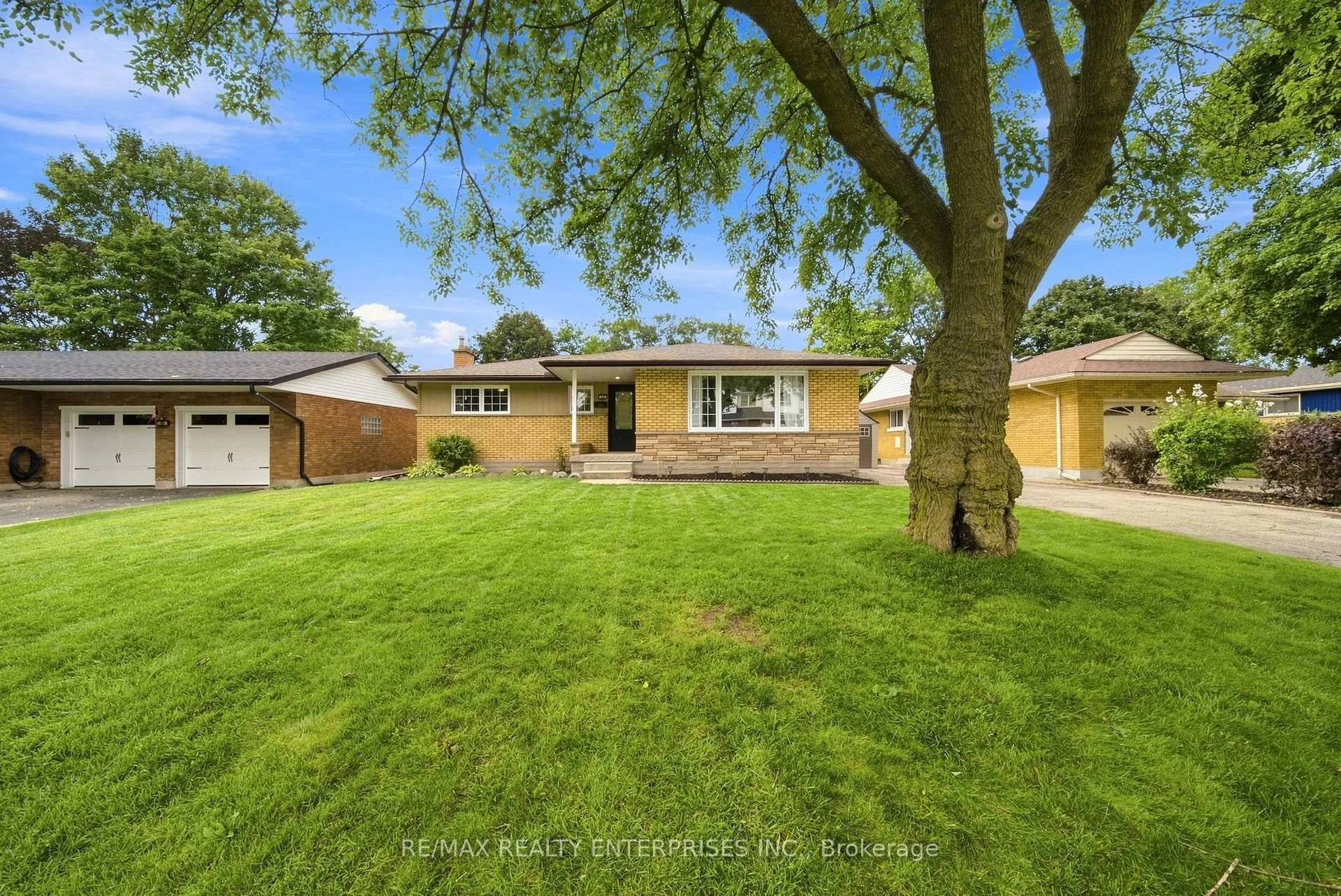 Photo 8 of 56 Alexander Avenue, Cambridge, Christopher-Champlain — HOMEH