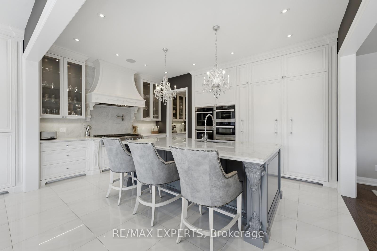Photo 14 of 98 Endless Circle, Vaughan, Kleinburg — HOMEH