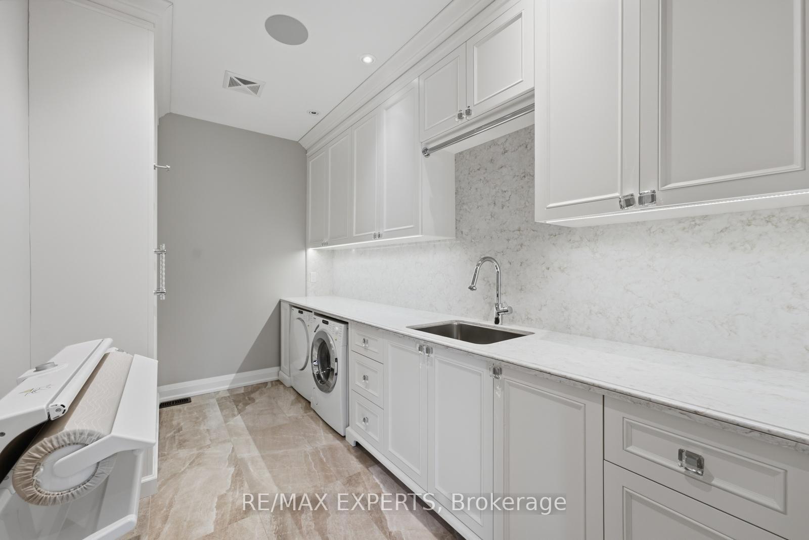 Photo 45 of 98 Endless Circle, Vaughan, Kleinburg — HOMEH