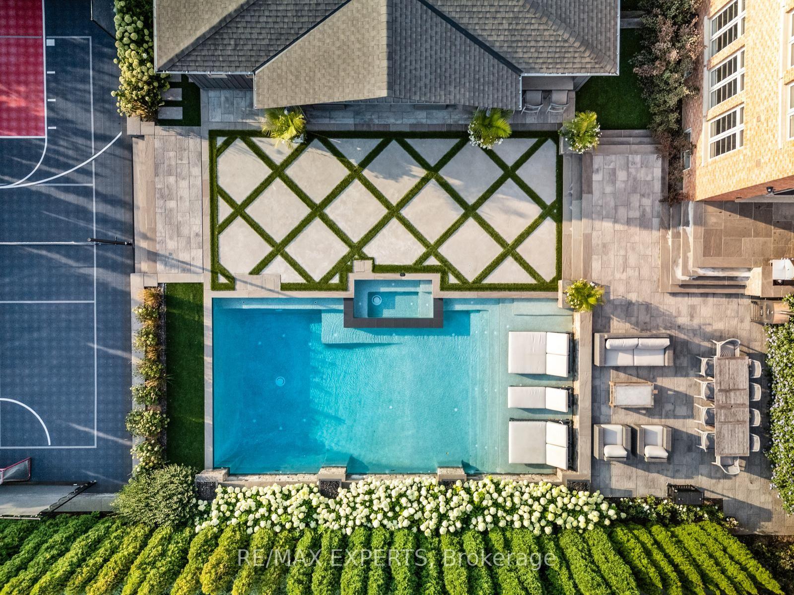Photo 64 of 98 Endless Circle, Vaughan, Kleinburg — HOMEH