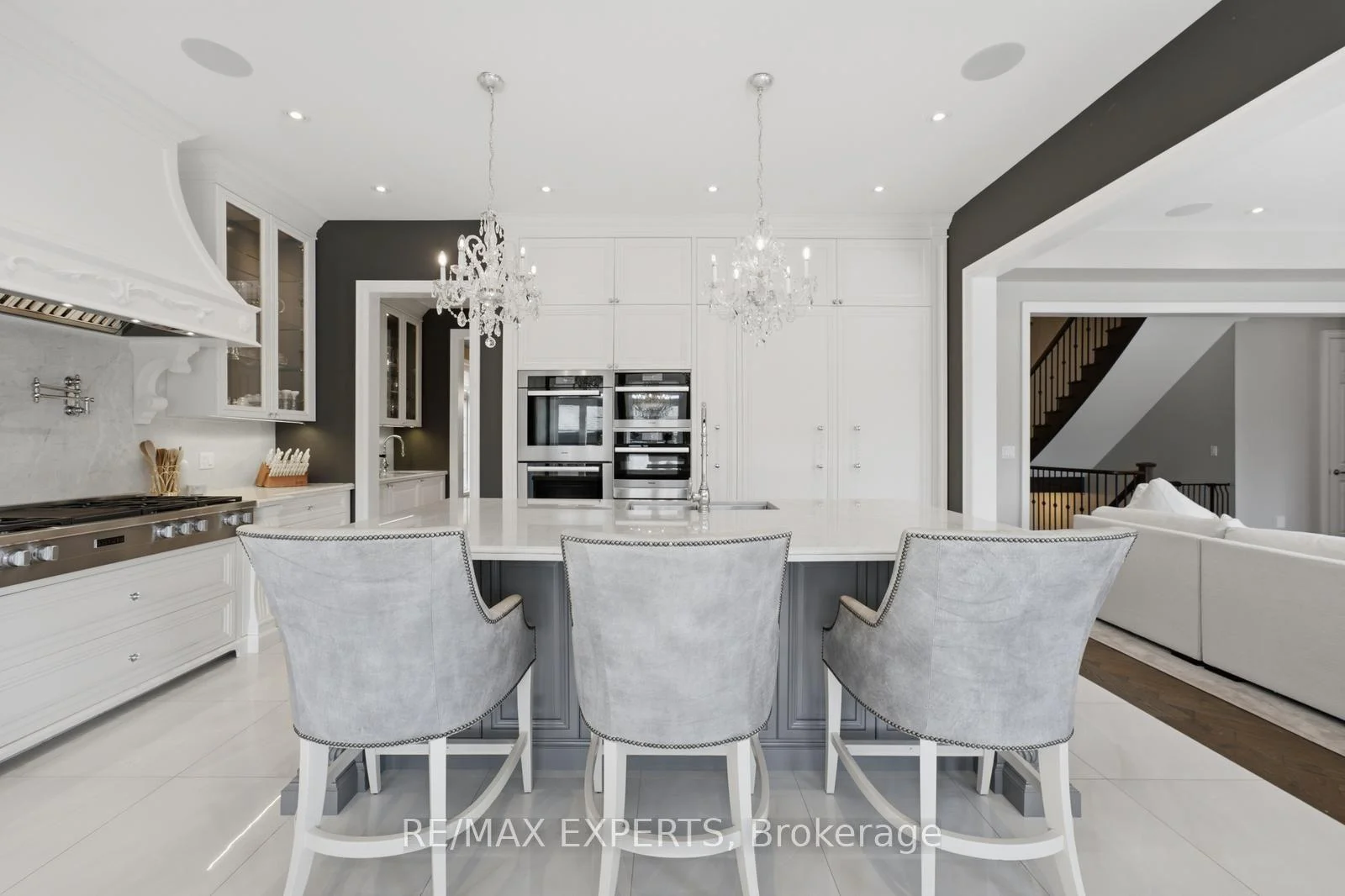 Photo 16 of 98 Endless Circle, Vaughan, Kleinburg — HOMEH