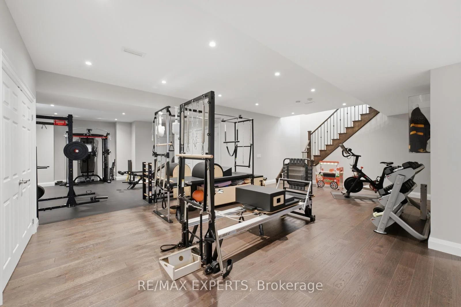 Photo 55 of 98 Endless Circle, Vaughan, Kleinburg — HOMEH