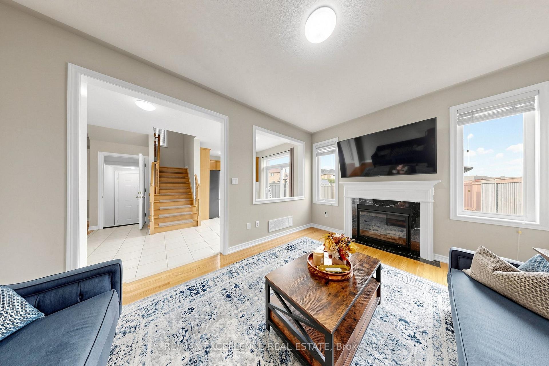 Photo 9 of 8 Lynngrove Way, Brampton, Bram East — HOMEH