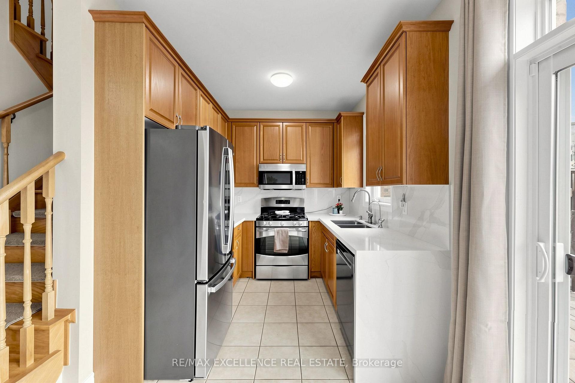 Photo 11 of 8 Lynngrove Way, Brampton, Bram East — HOMEH