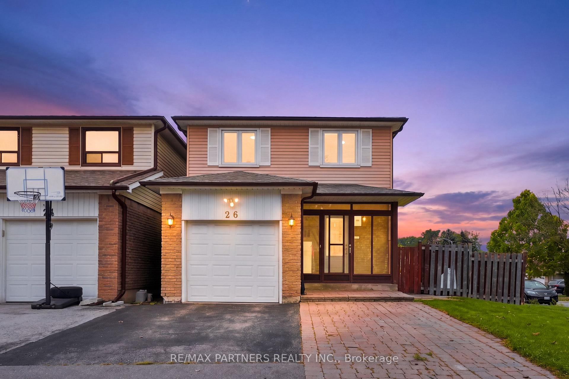 Photo 2 of 26 Blue Eagle Trail, Scarborough, Agincourt North — HOMEH