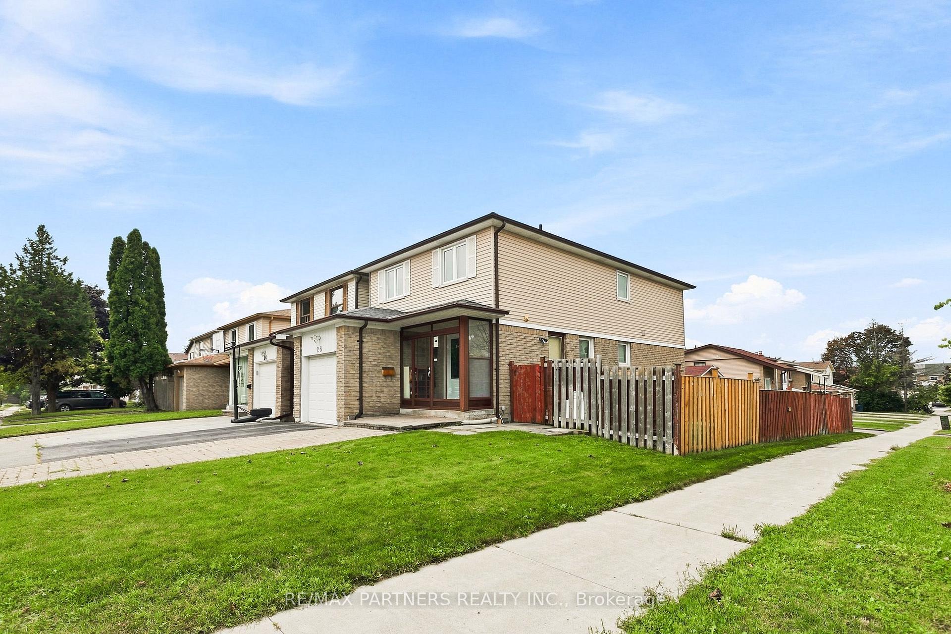 Photo 3 of 26 Blue Eagle Trail, Scarborough, Agincourt North — HOMEH