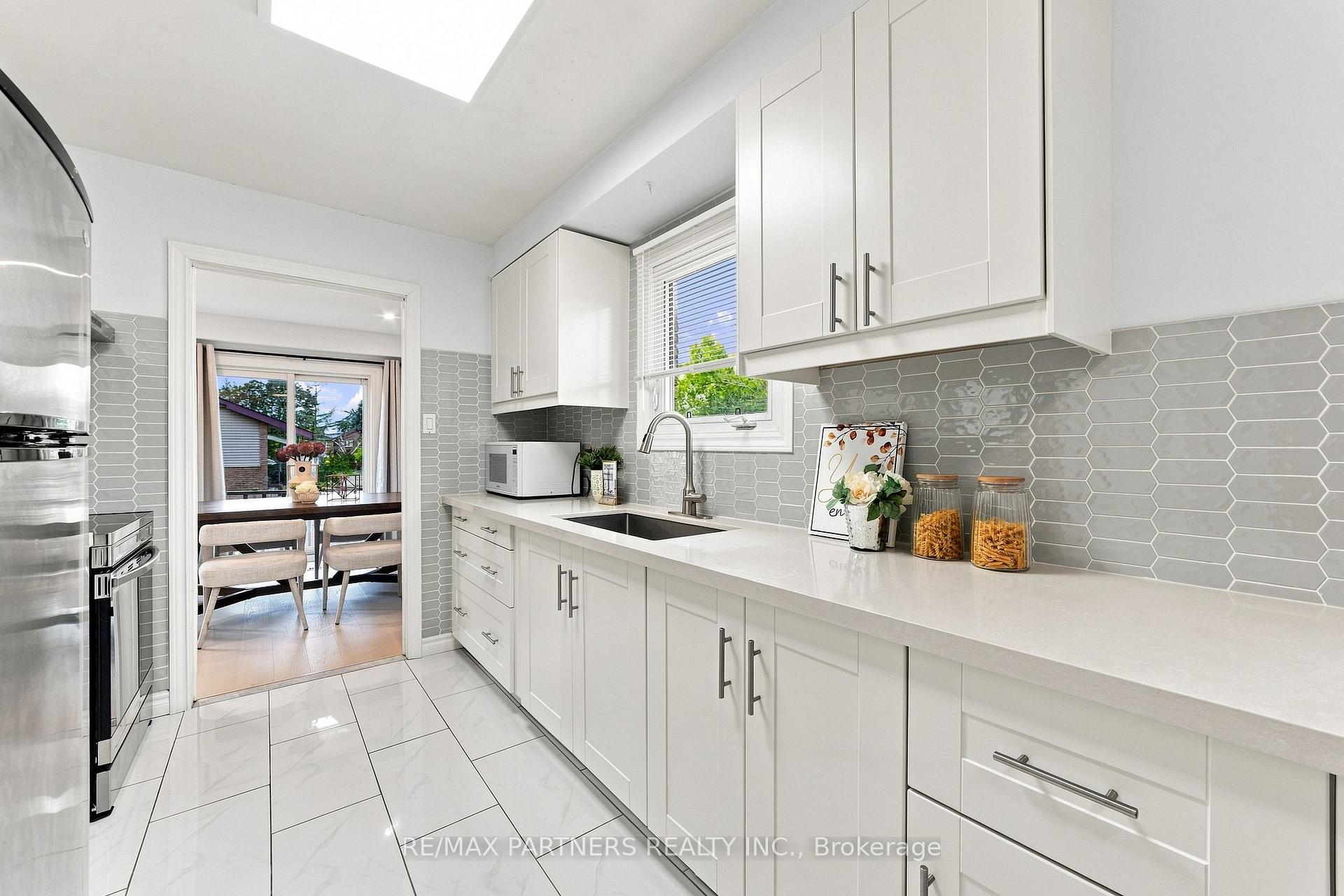 Photo 14 of 26 Blue Eagle Trail, Scarborough, Agincourt North — HOMEH