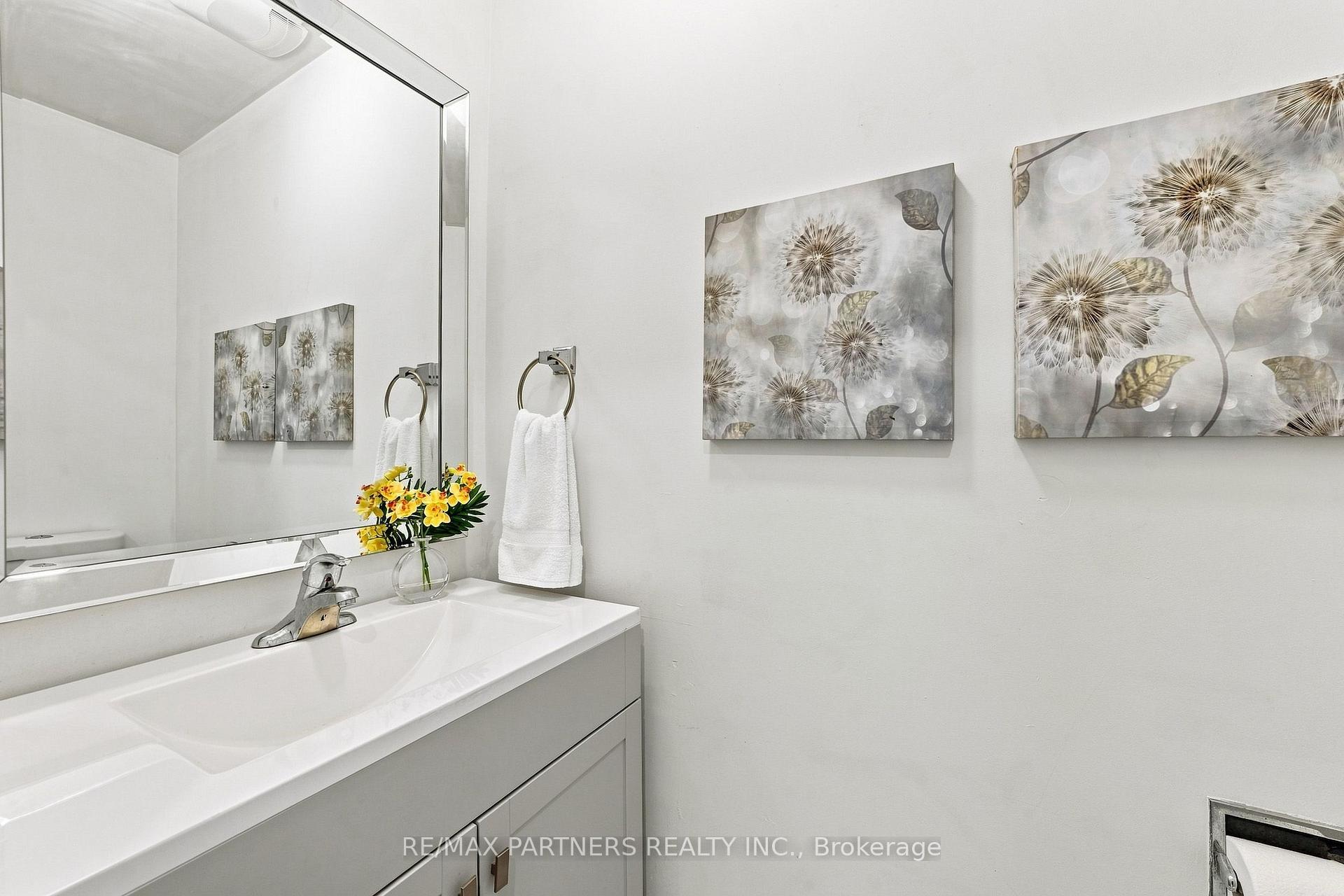Photo 17 of 26 Blue Eagle Trail, Scarborough, Agincourt North — HOMEH