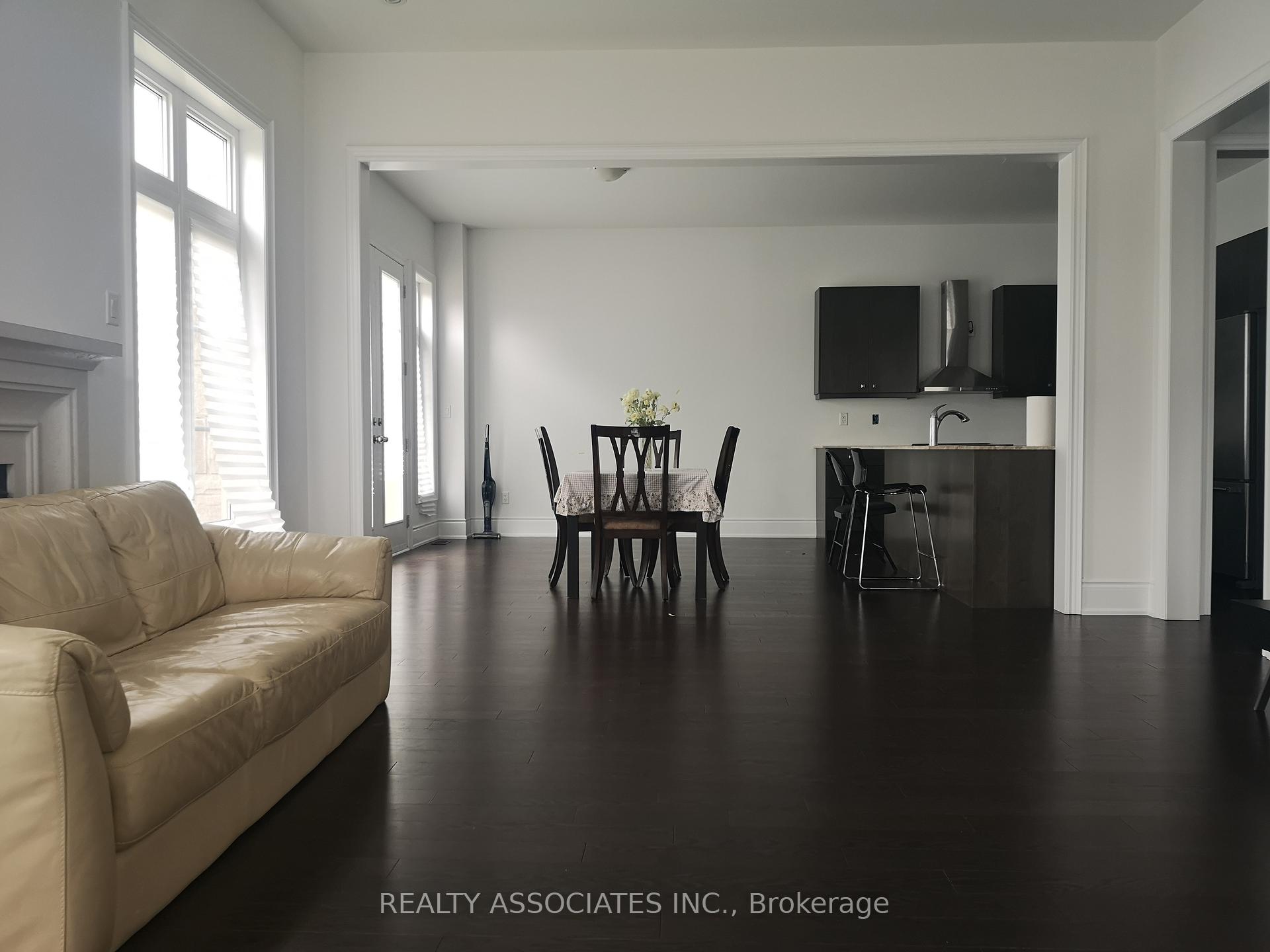 Photo 4 of 241 Stormont Trail, Vaughan, Vellore Village — HOMEH
