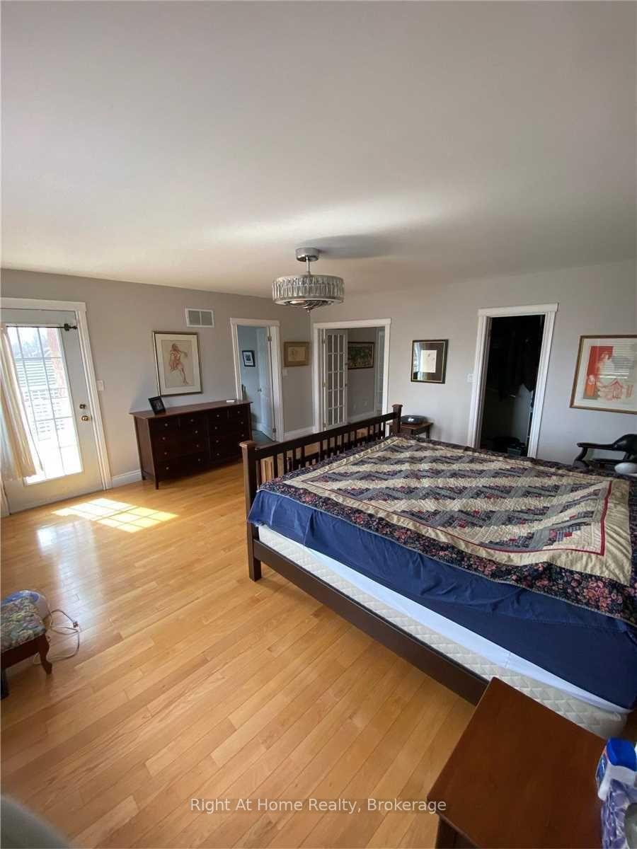 Photo 9 of Unit Main, 40 Prospect Street, Clarington, Bowmanville — HOMEH