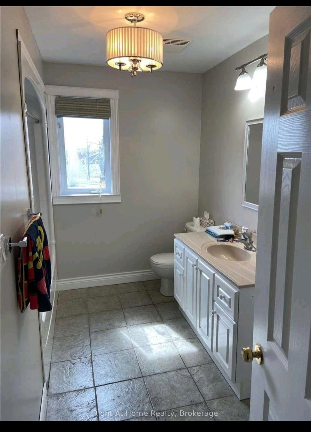 Photo 13 of Unit Main, 40 Prospect Street, Clarington, Bowmanville — HOMEH