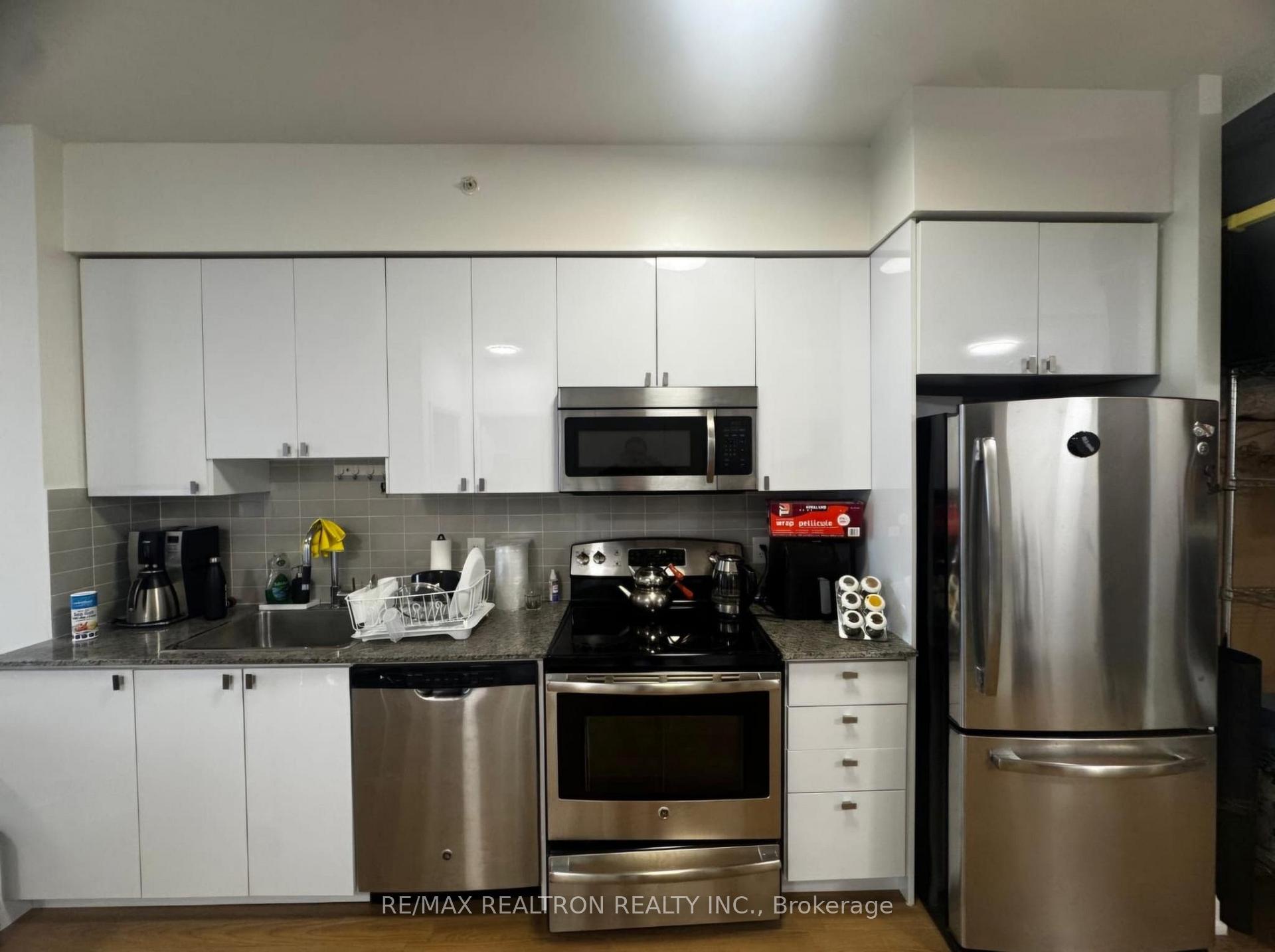 Photo 5 of Unit 2412, 7171 Yonge Street, Markham, Thornhill — HOMEH