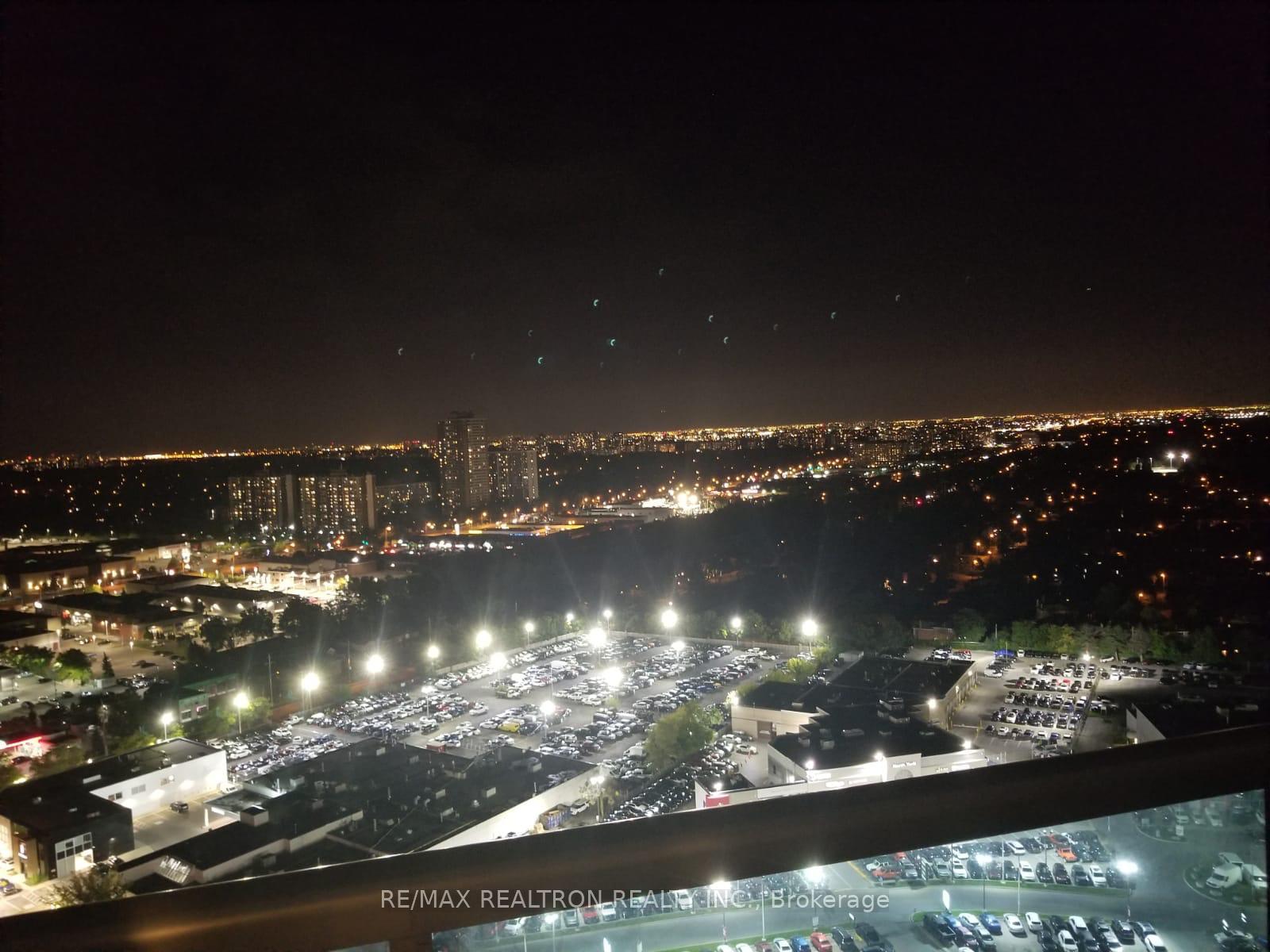 Photo 9 of Unit 2412, 7171 Yonge Street, Markham, Thornhill — HOMEH